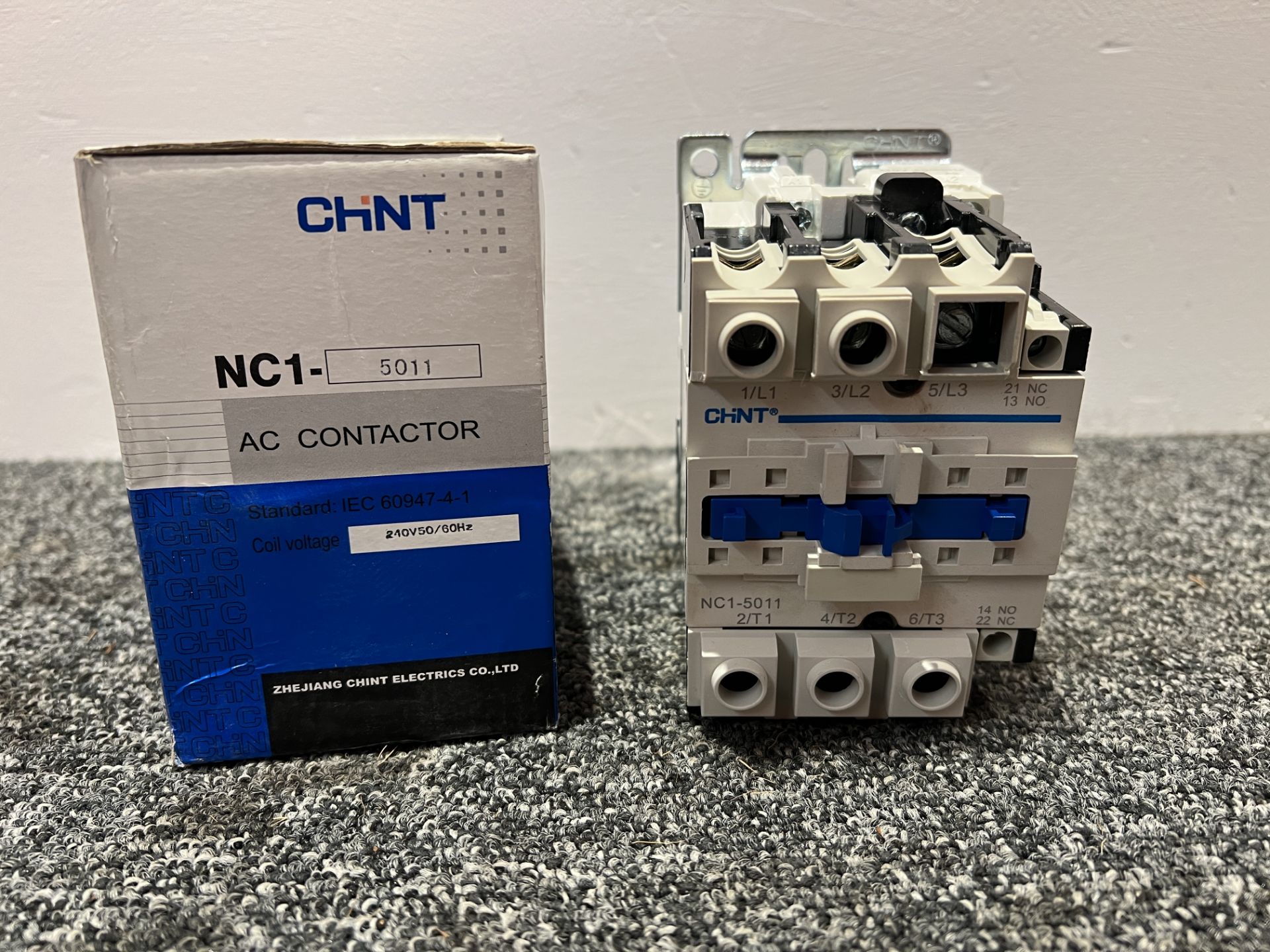 Bundle of CHINT Isolators, Circuit Breakers etc - Image 7 of 13