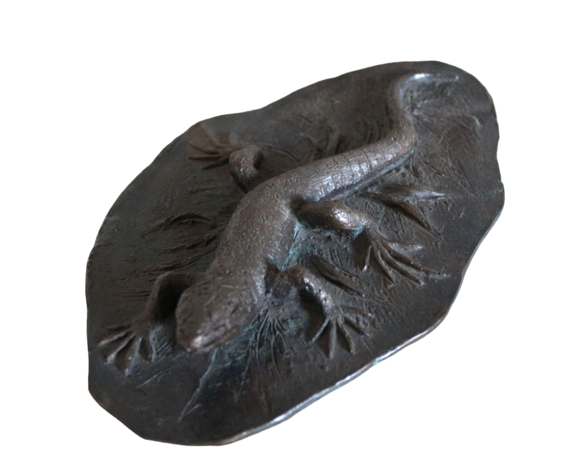 Bronzefigur, eine Eidechse auf dem Boden darstellend; F.J. Lipensky, 20. Jhd.; guter Zustand mit nu - Image 2 of 3
