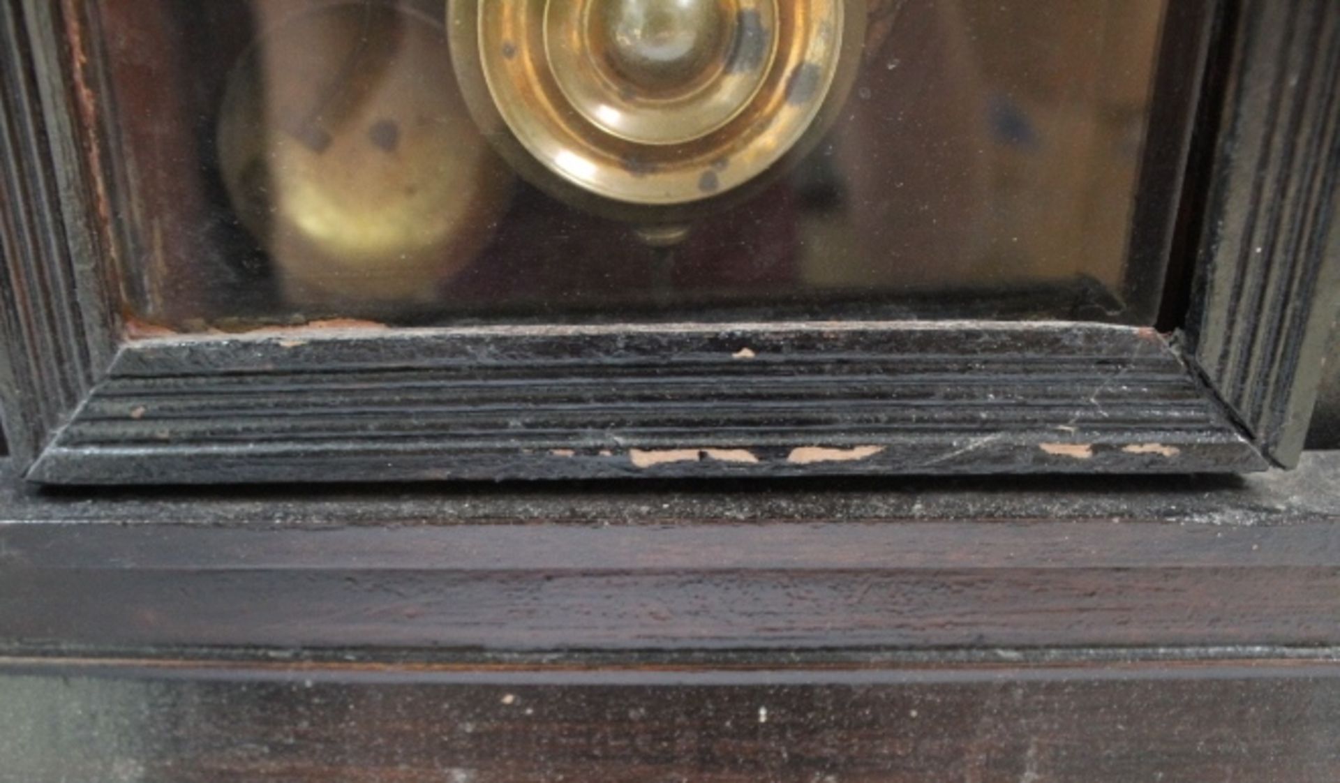 Alte Kaminuhr aus der Zeit um 1890; vermutlich amerikanische Bauart; ungeprüft; Maße ca.: L: 36,0cm - Bild 4 aus 7