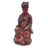 Rot gefasste Metallskulptur einer asiatischen Gottheit; evtl. Guanyin?; schwerer, wohl Eisenguss; g