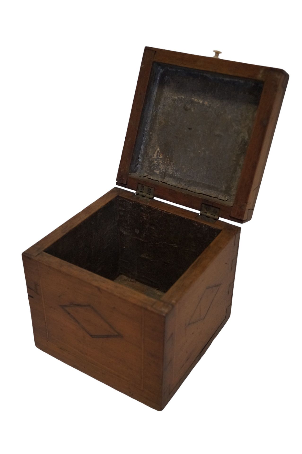Alte, würfelförmige Aufbewahrungs-Holzbox, wohl einst für Tee oder kostbare Gewürze; umlaufend mit  - Image 3 of 3