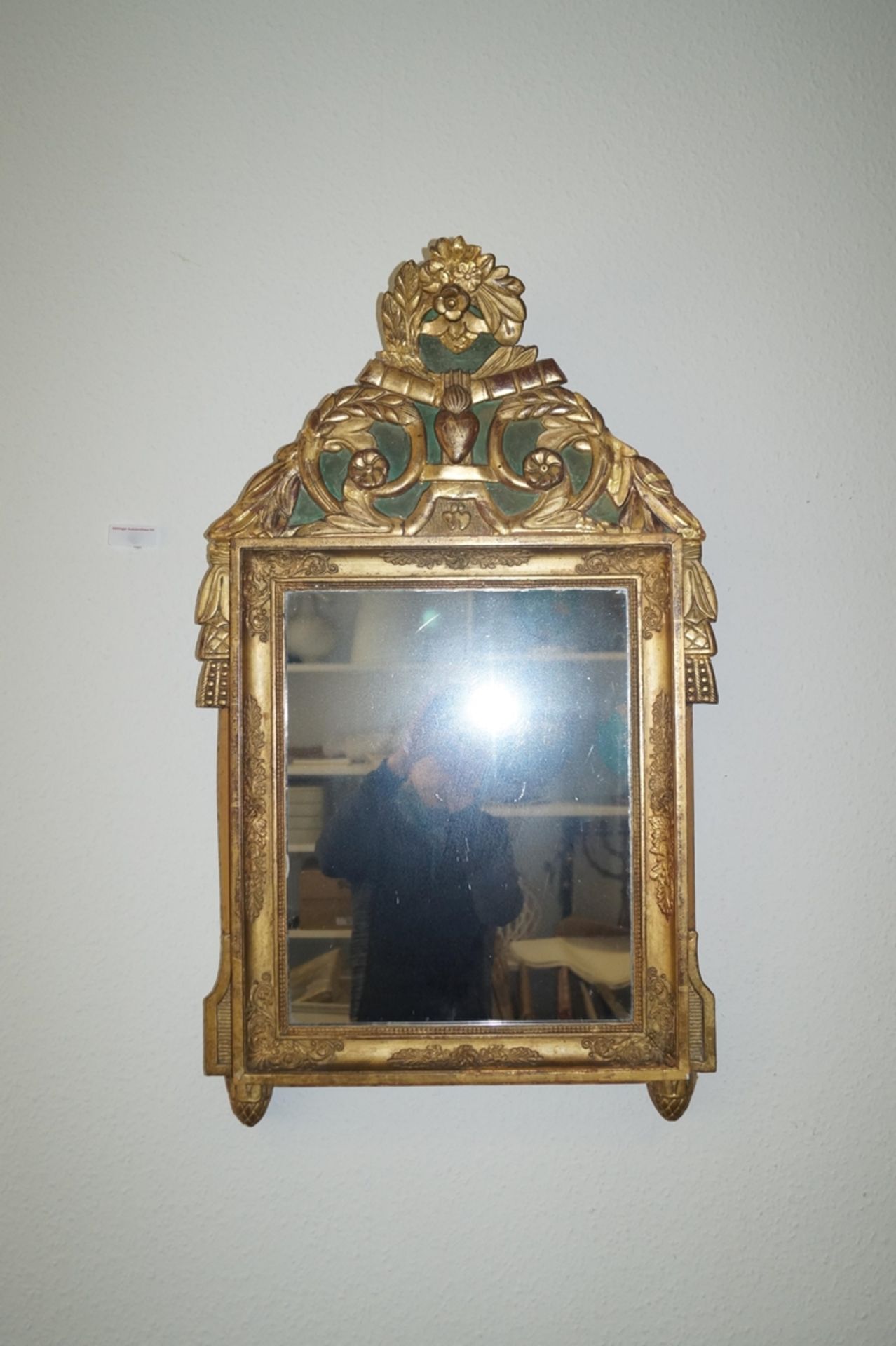 Alter Spiegel mit Stilelementen des französischen Empire; Holzkorpus mit aufgesetzten Schmuckelemen - Bild 2 aus 3