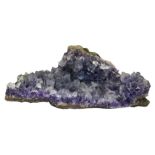 Kleines Amethyst Bruchstück einer Druse; dekorativer Zierstein; Maße ca.: B: 17cm, T: 8cm, H: 7cm