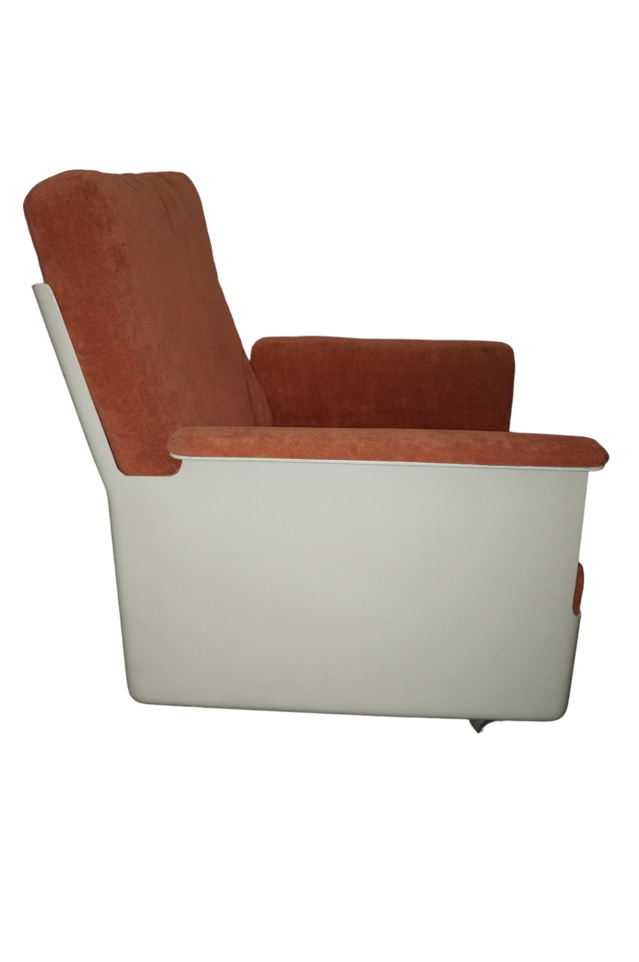 Designer Couch-Garnitur aus Glasfaserschalen mit eingelegten Polsterelementen; ein 3-Sitzer sowie d - Bild 5 aus 5