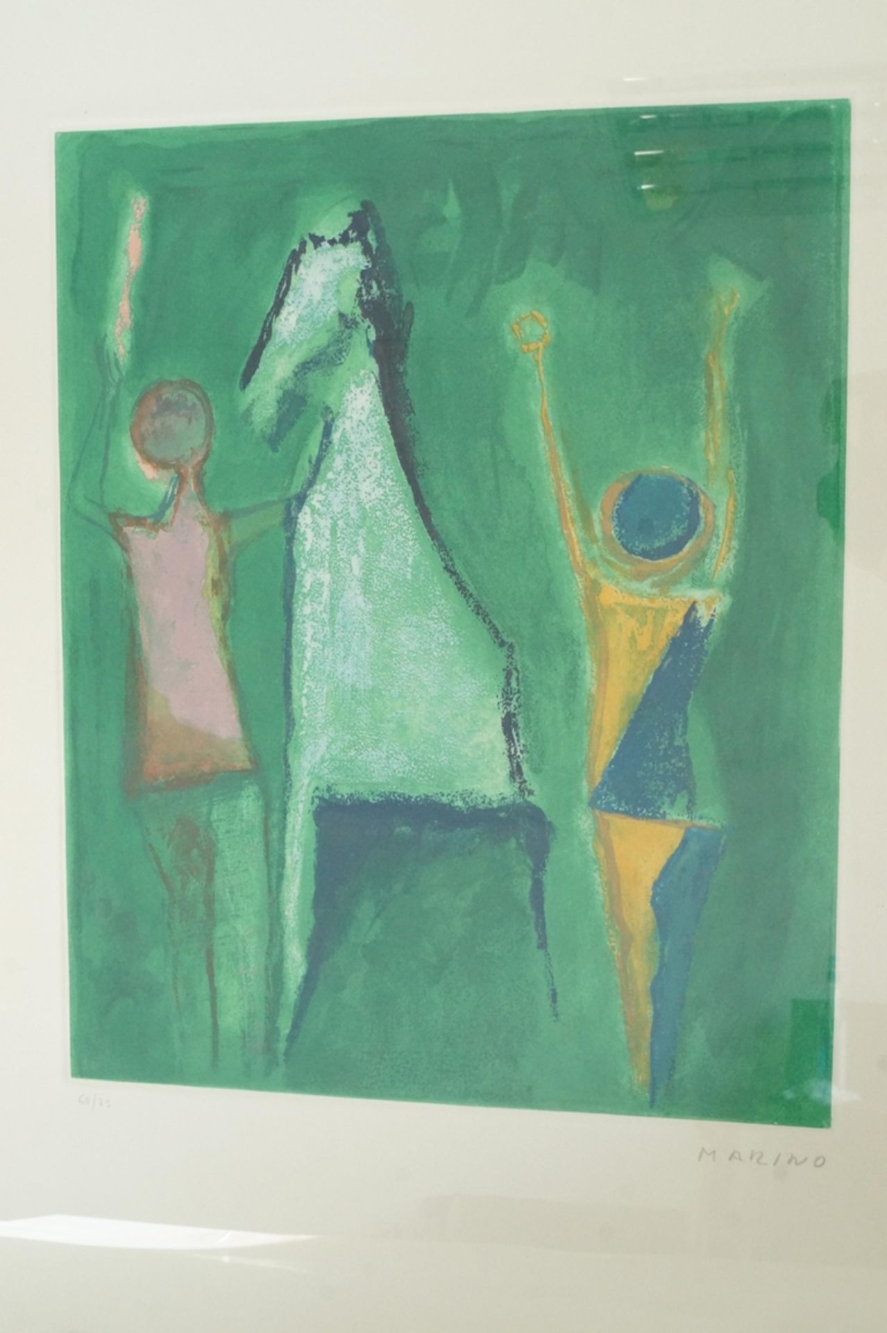 Abstrakt gehaltene, vollfarbige Darstellung eines Pferdes zwischen zwei Personen mit Namen "Shakesp - Image 2 of 4
