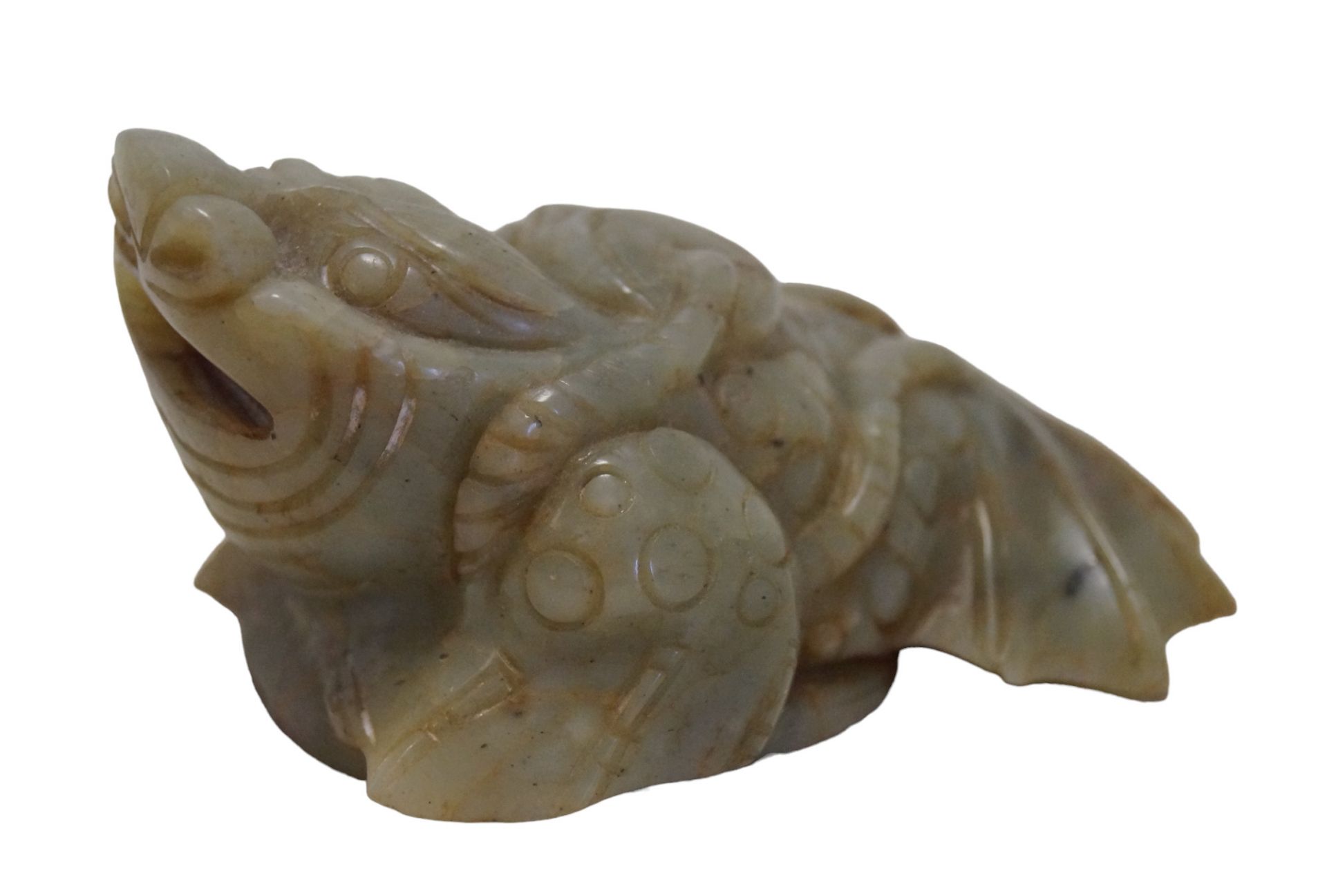 Asiatische Geldfrosch-Figur aus geschnittenem Stein; einfache Ausführung ohne große Details; Maße c
