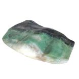 Größerer, grün geäderter Stein; wohl Nephrit (China Jade); guter Zustand; Maße ca.: B: 30cm, T: 20c