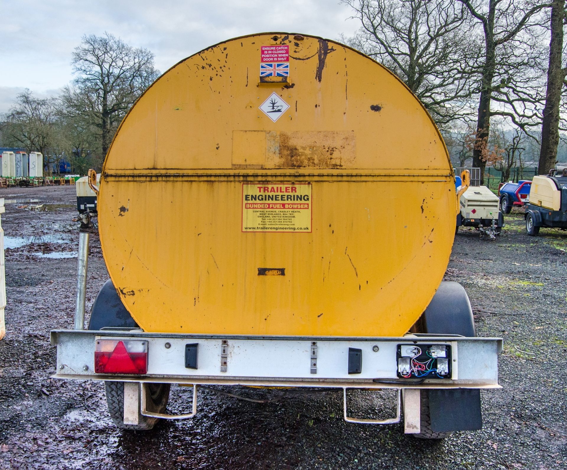 Trailer Engineering 2140 litre bunded fast tow fuel bowser c/w manual pump, delivery hose & nozzle - Image 4 of 5