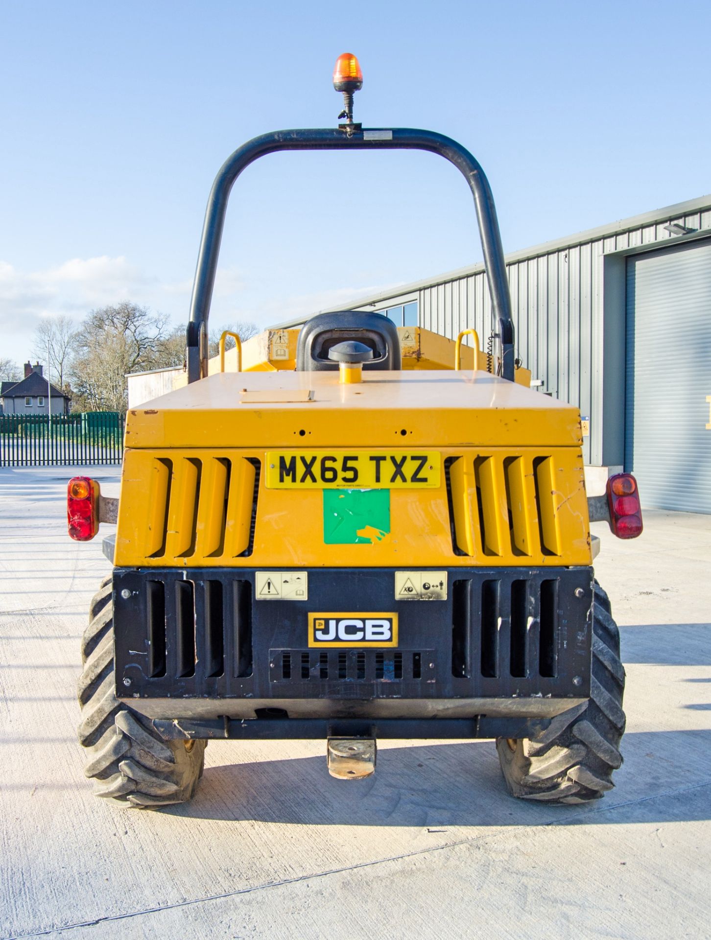 JCB 6 tonne swivel skip dumper Year: 2015 S/N: EFFRL8615 Recorded Hours: 1841 c/w V5 certificate - Image 6 of 20