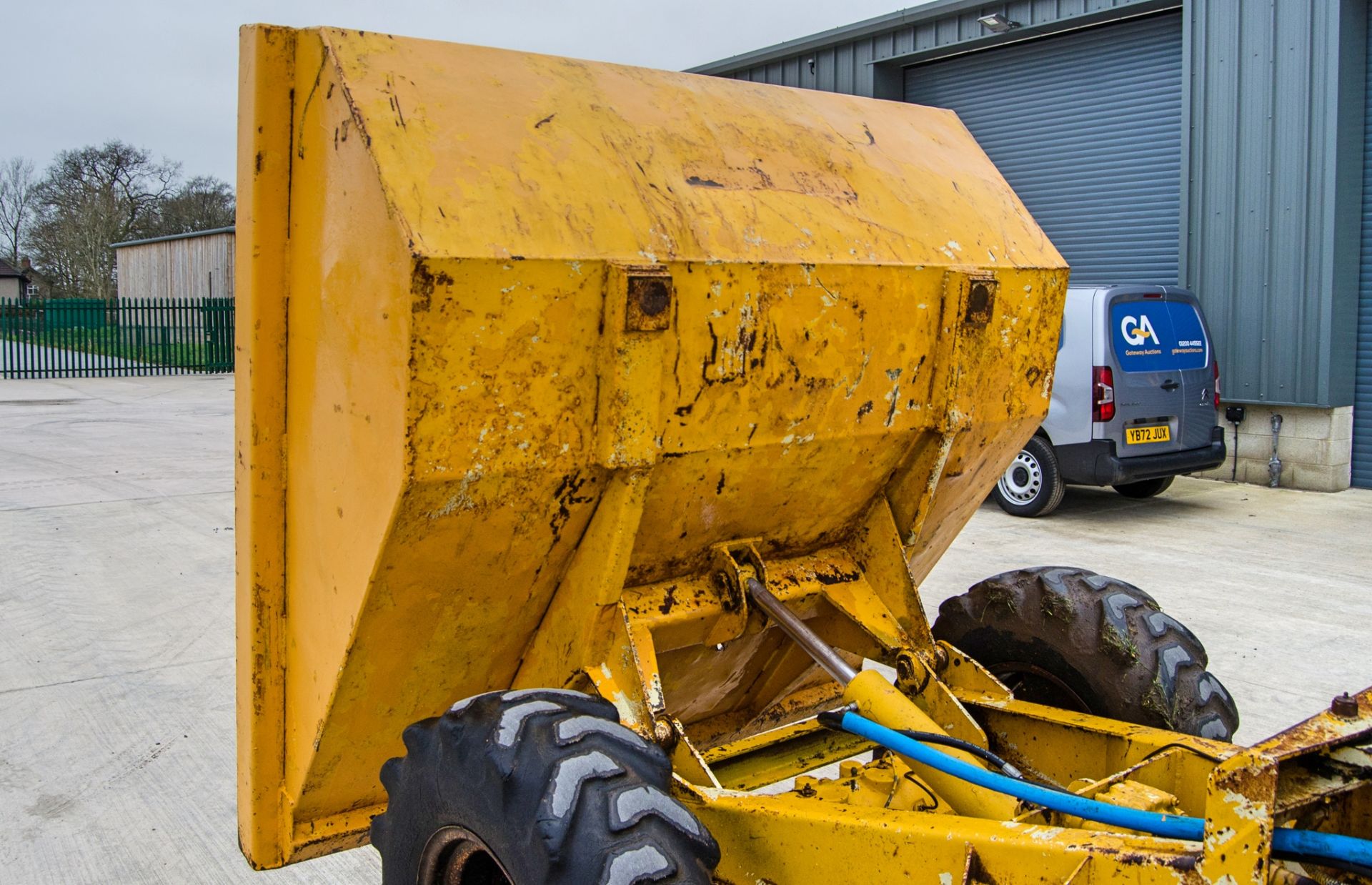 Thwaites 4 tonne dumper c/w power shuttle - Image 10 of 19