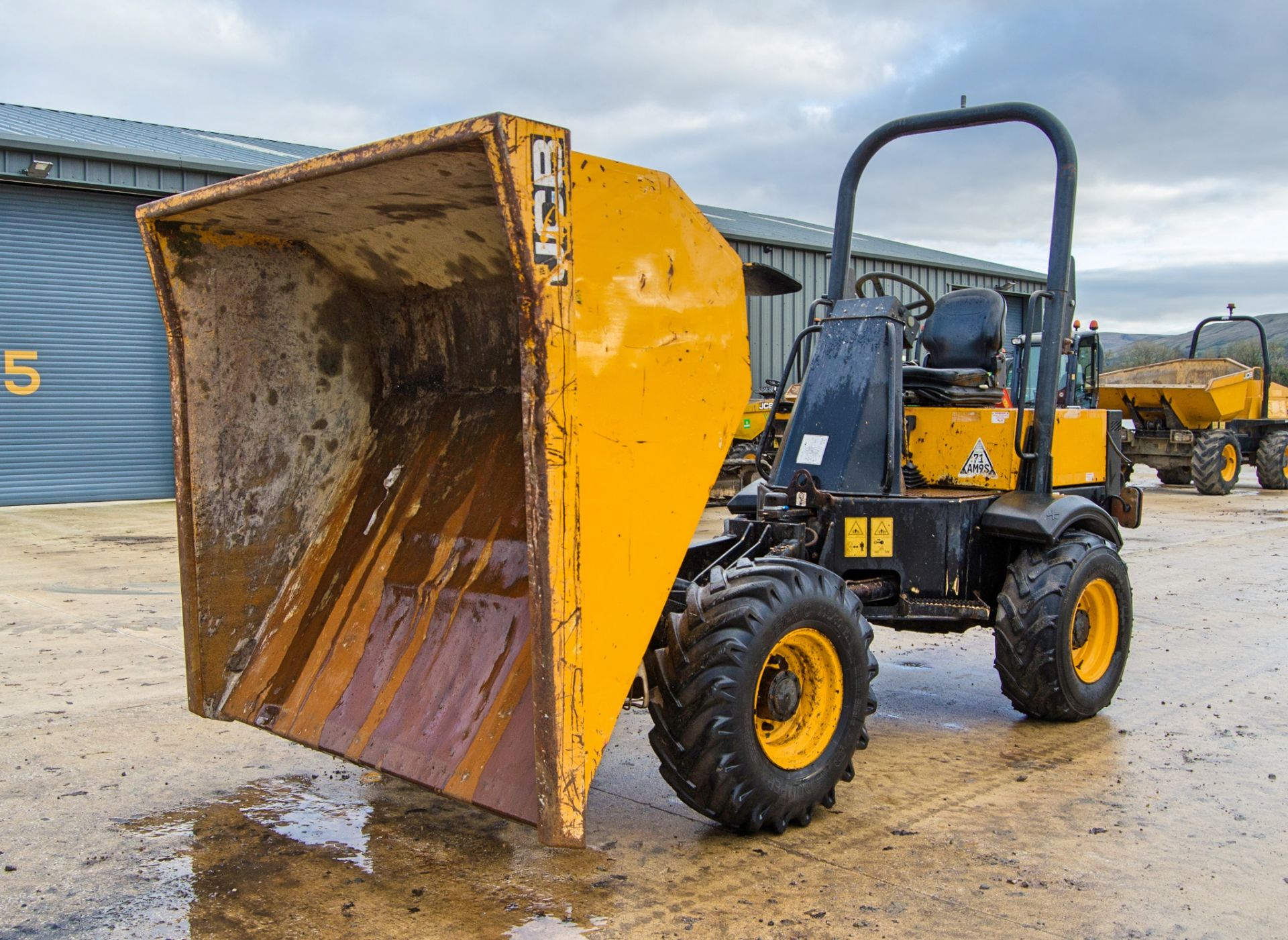 JCB 3 tonne straight skip dumper Year: 2015 S/N: EFFRE8399 Recorded Hours: 1225 - Image 9 of 23