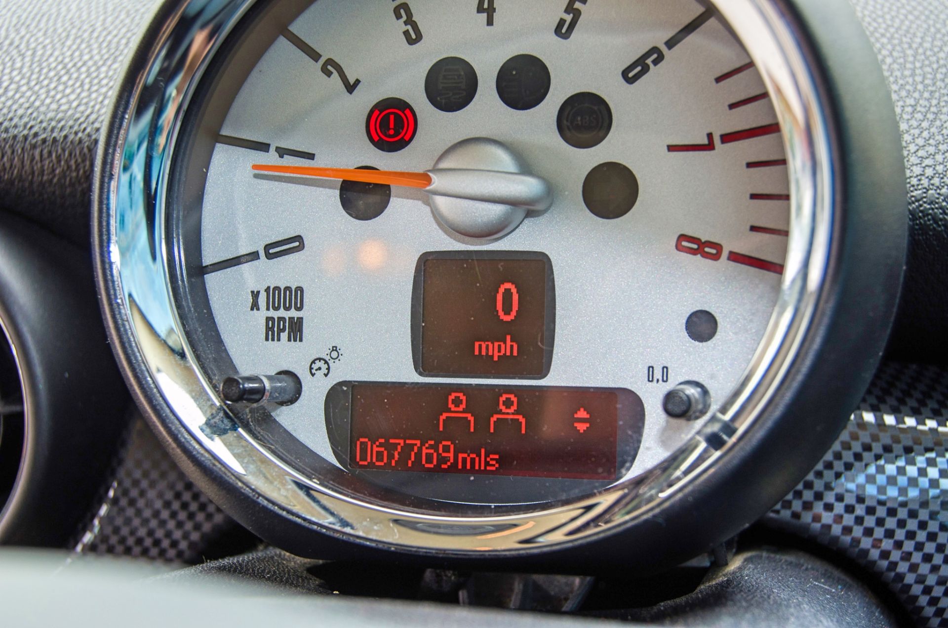 Mini Cooper S 1598cc Turbo petrol 6 speed manual 3 door hatchback Registration Number: ND63 UYX Date - Image 34 of 39