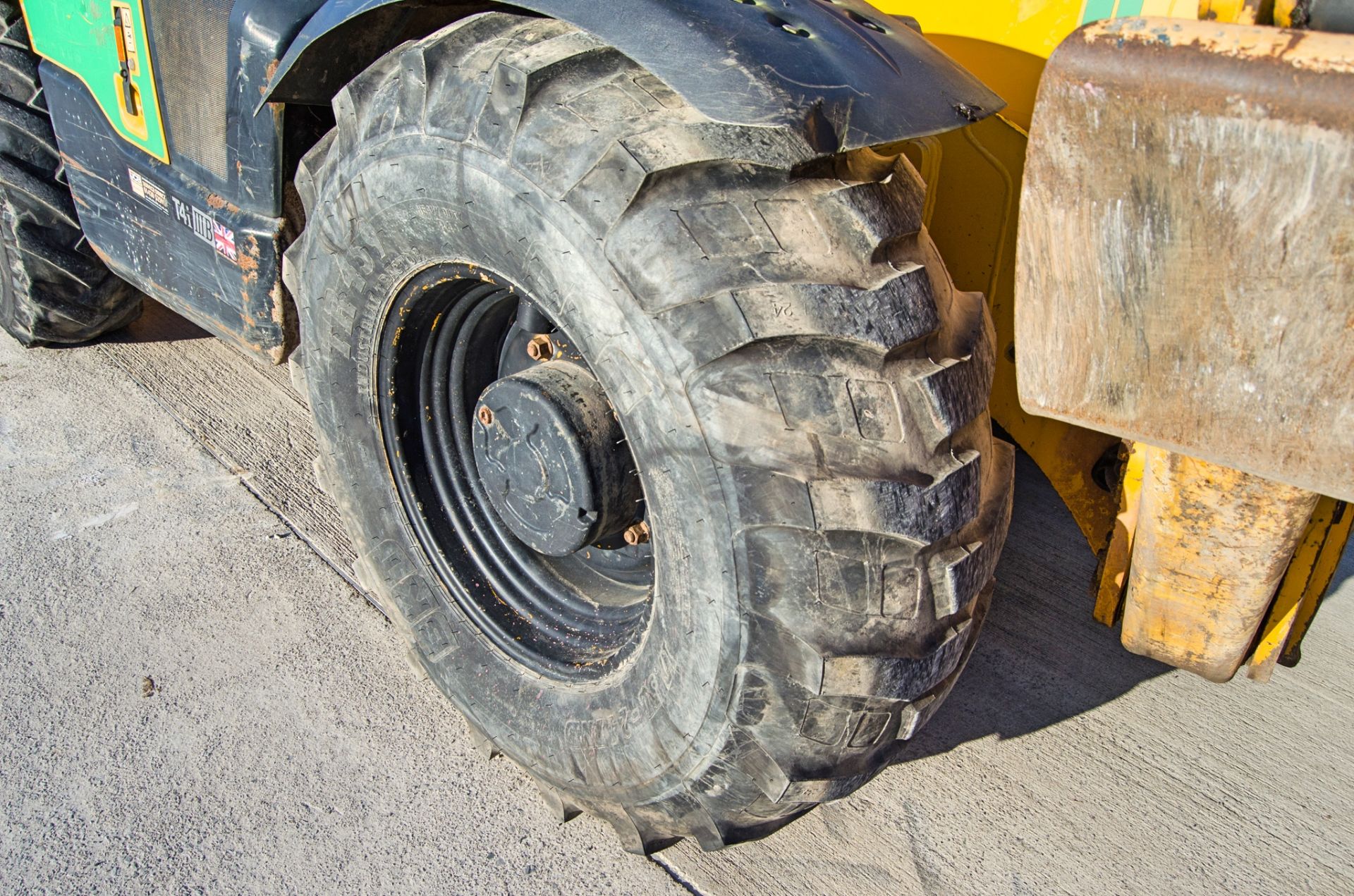 JCB 535-125 Hi-Viz 12.5 metre telescopic handler Year: 2015 S/N: 2347309 Recorded Hours: 4505 c/w V5 - Image 15 of 24