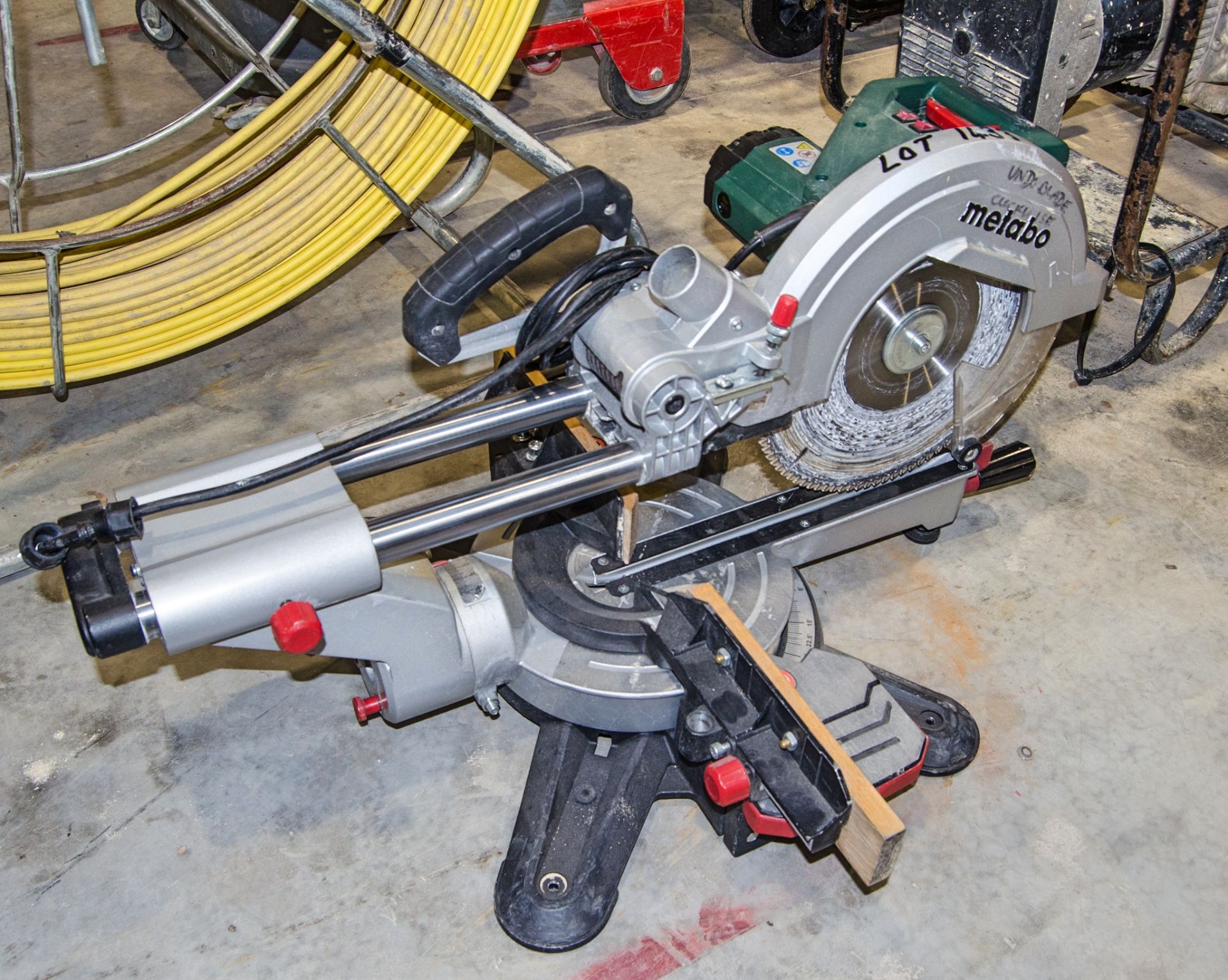 Metabo KGS305 110v mitre saw 18WI1034