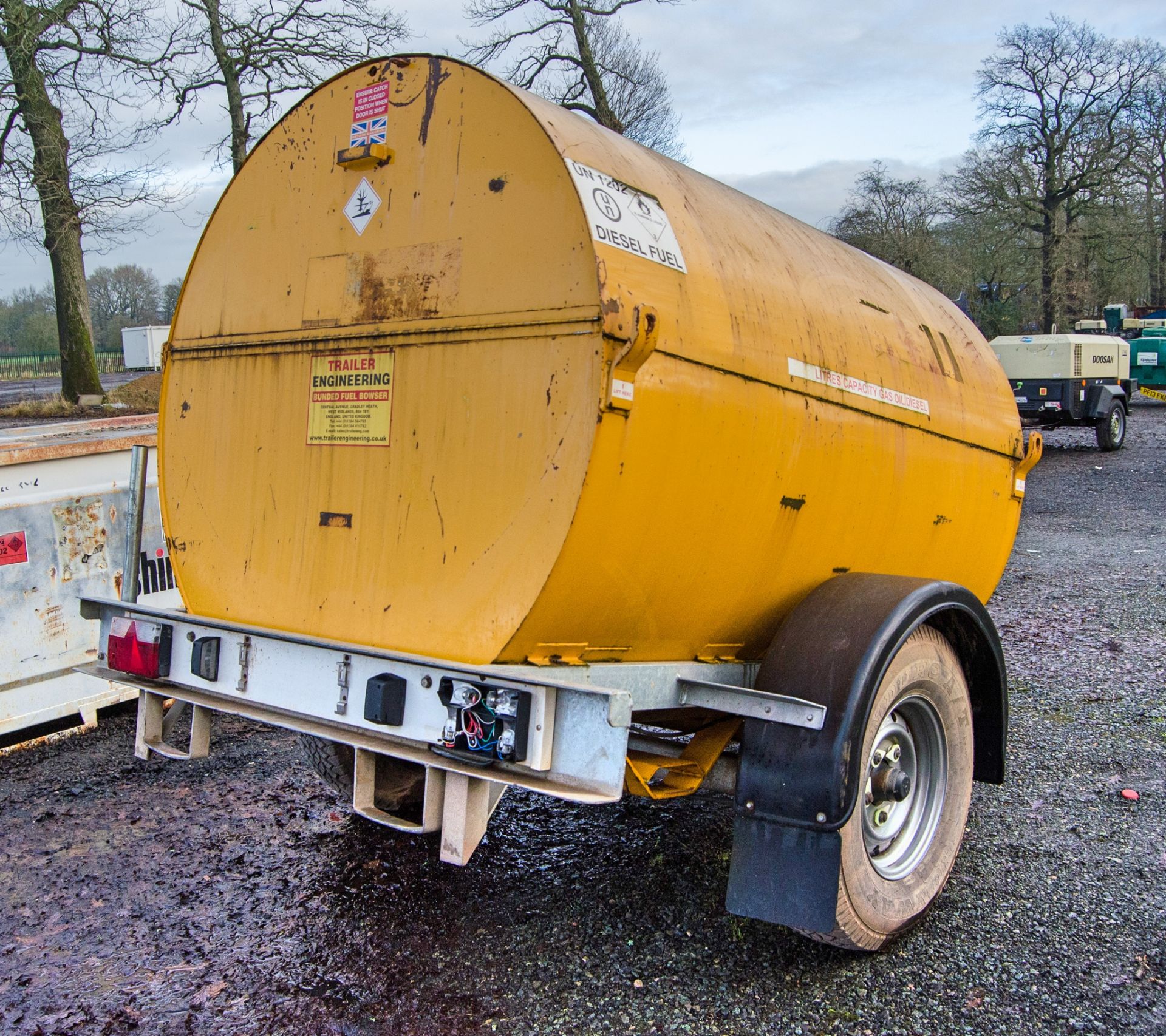 Trailer Engineering 2140 litre bunded fast tow fuel bowser c/w manual pump, delivery hose & nozzle - Image 2 of 5