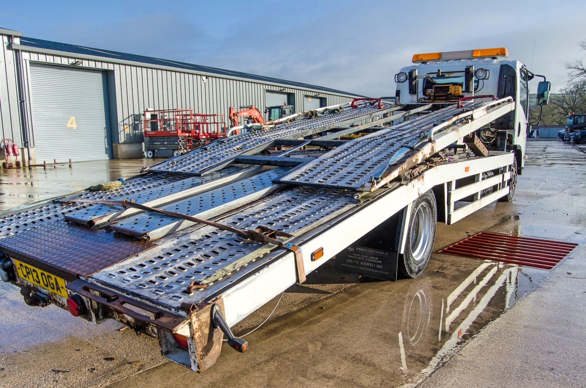 Isuzu Forward N75.190 2 7.5 tonne twin deck car transporter Registration Number: CP13 OGA Date of - Image 12 of 31