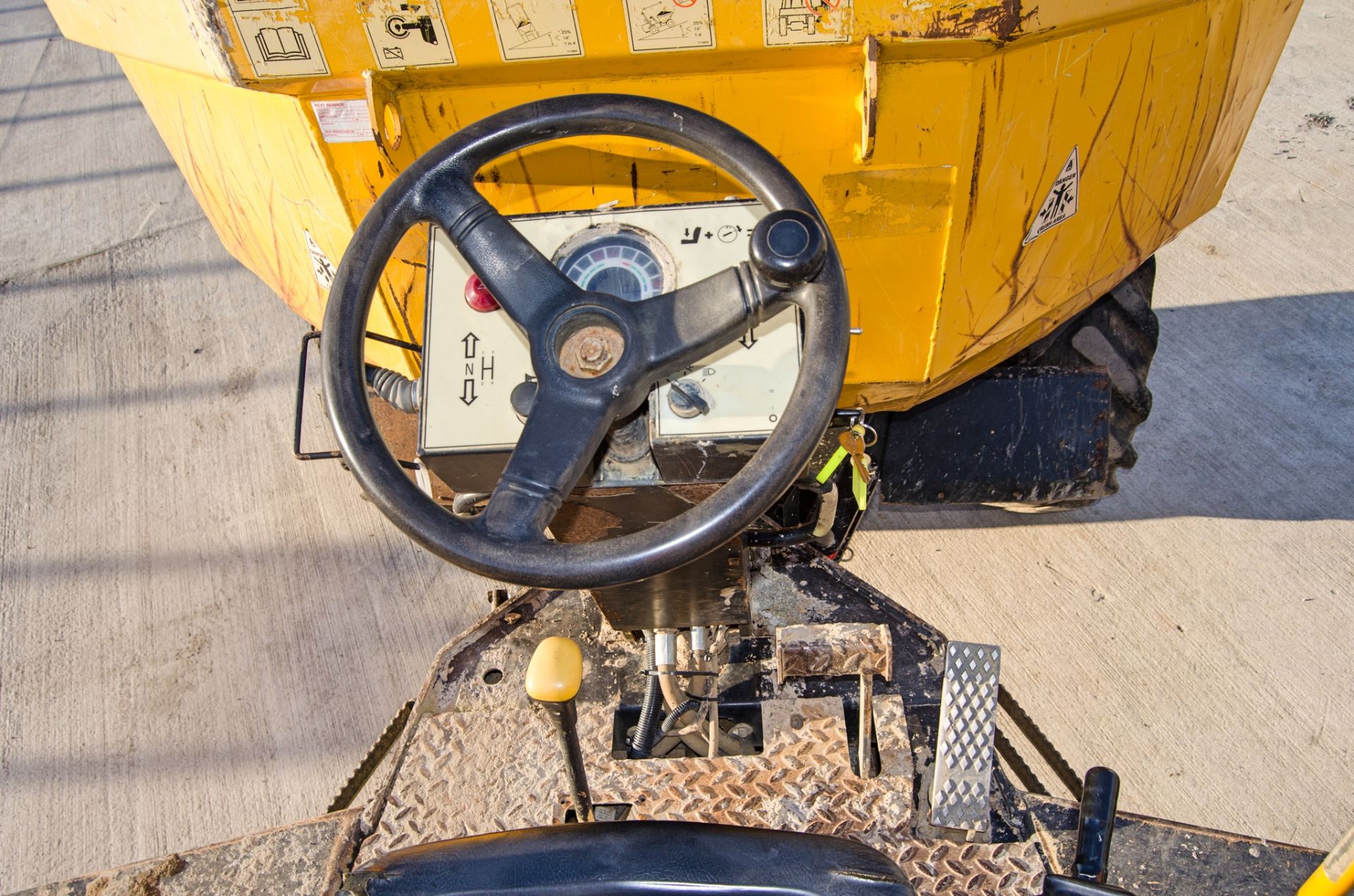 JCB 6 tonne swivel skip dumper Year: 2015 S/N: EFFRL8615 Recorded Hours: 1841 c/w V5 certificate - Image 16 of 20