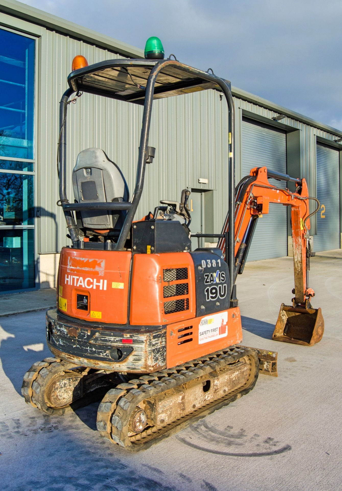 Hitachi Zaxis 19U 1.9 tonne rubber tracked mini excavator Year: 2017 S/N: P00031783 Recorded - Image 4 of 25