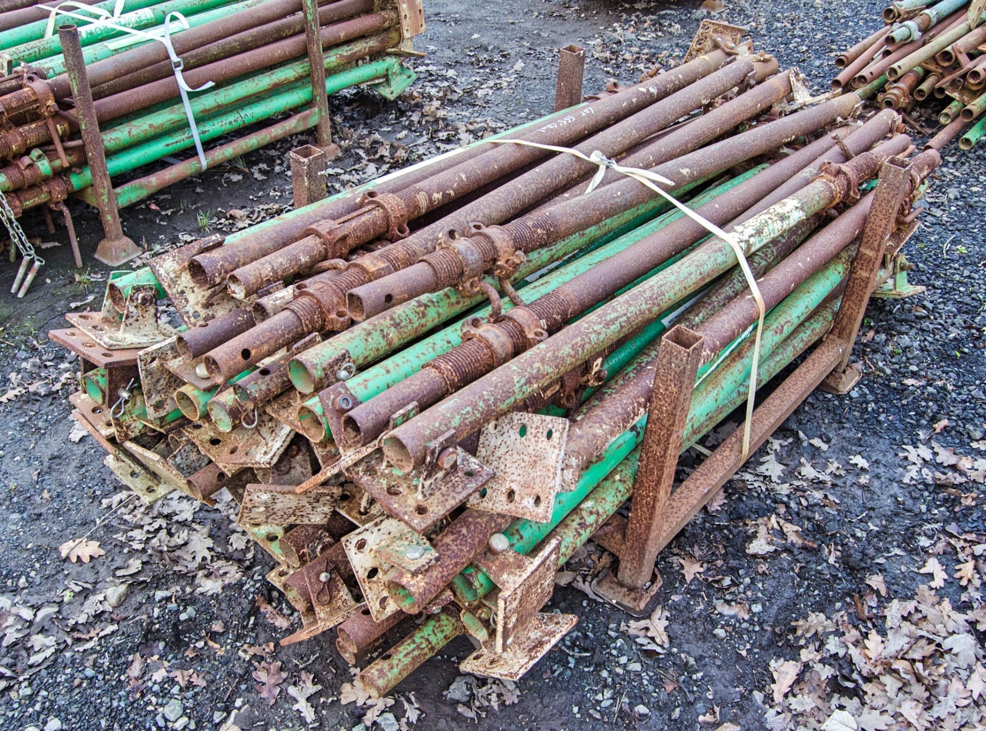 Stillage of steel props as photographed - Image 2 of 2