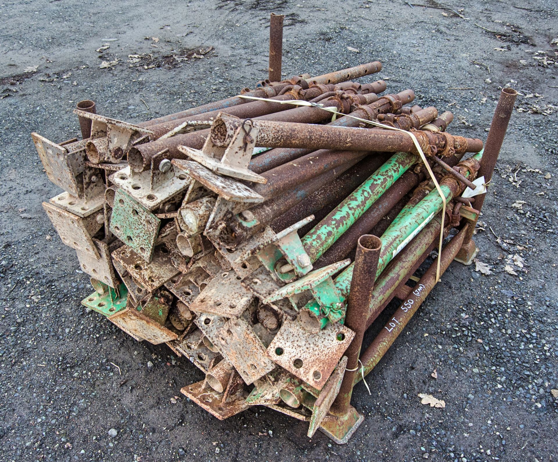 Stillage of steel props as photographed - Image 2 of 2