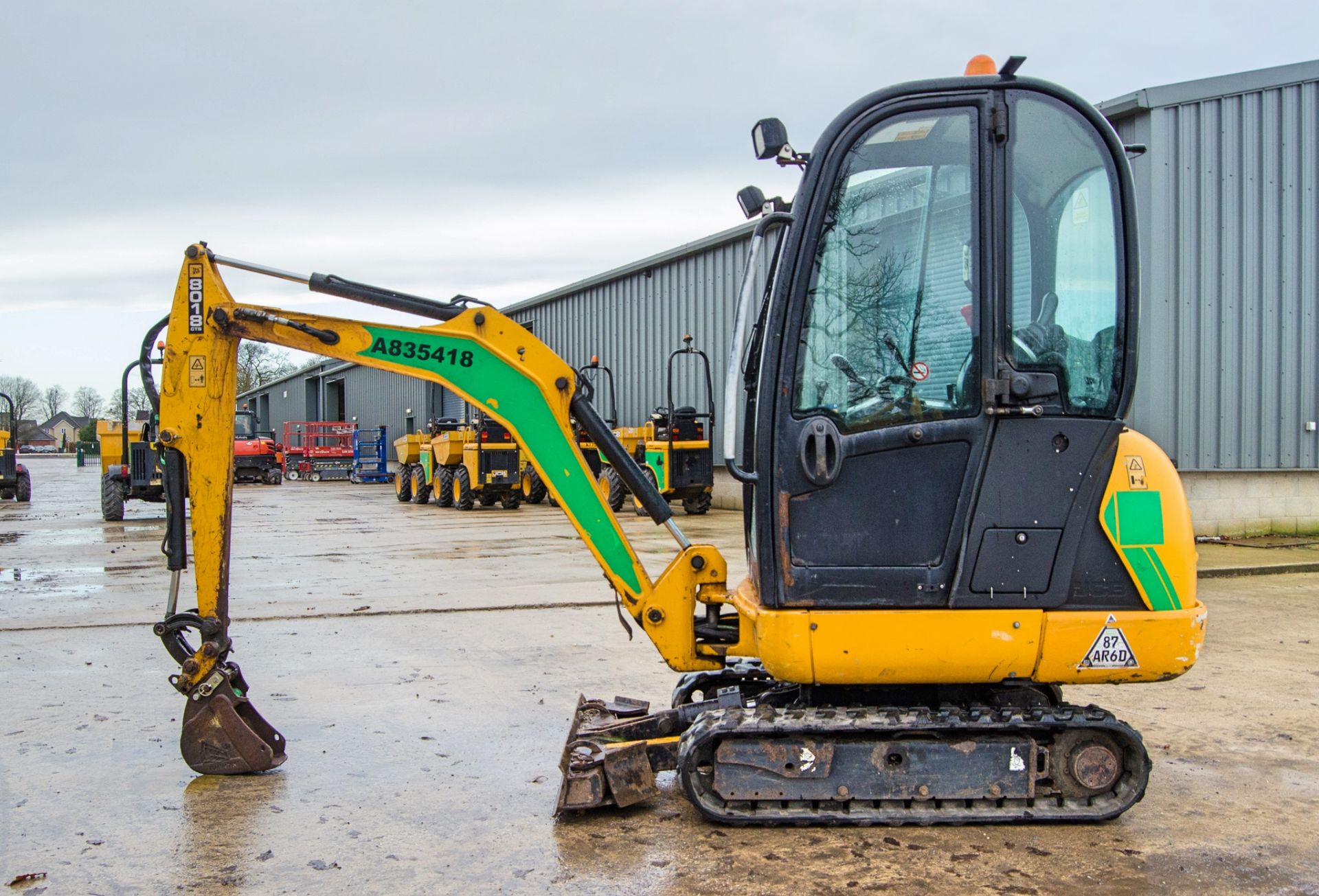 JCB 8018 CTS 1.5 tonne rubber tracked mini excavator Year: 2017 S/N: 2593504 Recorded Hours: 1467 - Image 8 of 27