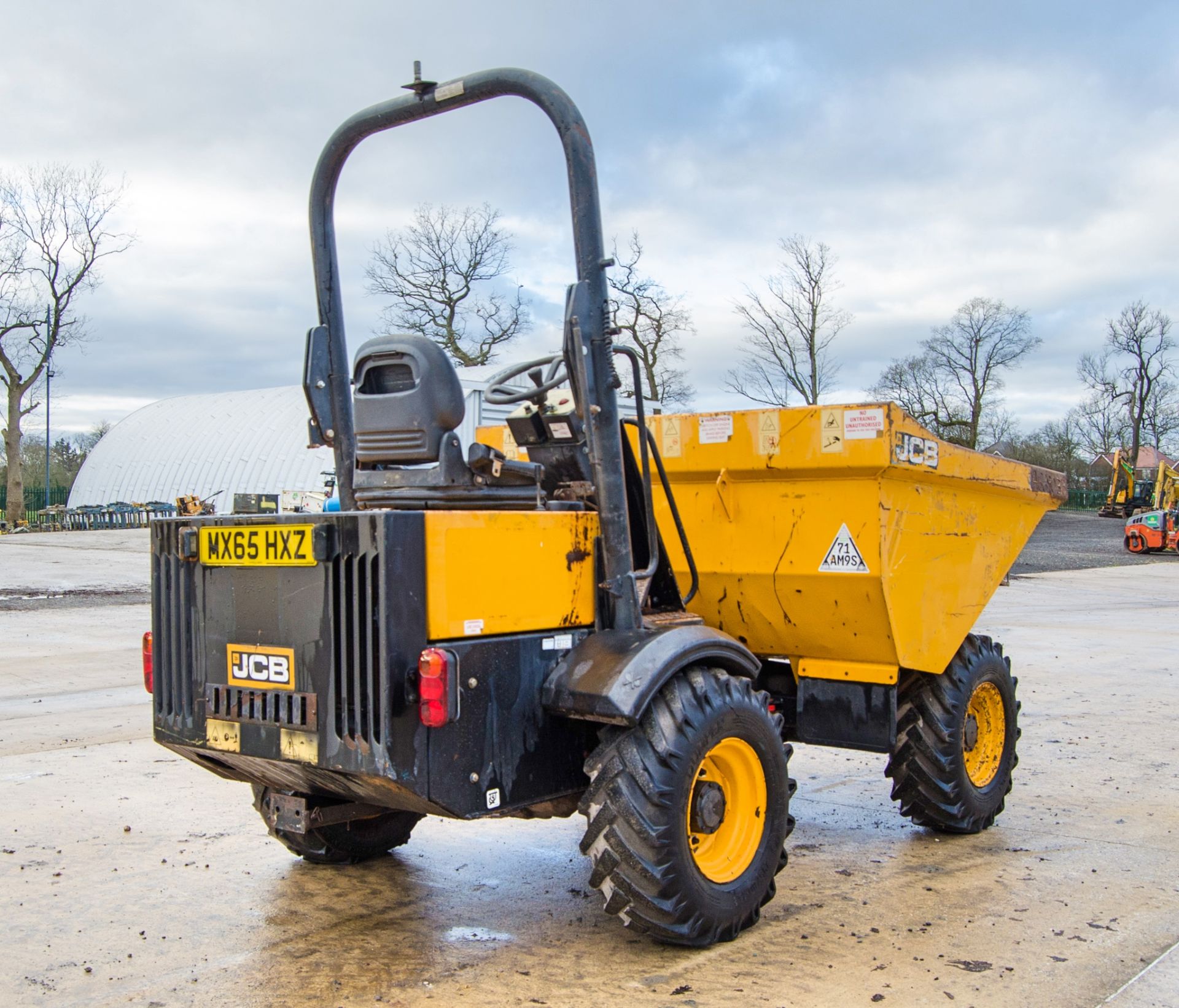 JCB 3 tonne straight skip dumper Year: 2015 S/N: EFFRE8399 Recorded Hours: 1225 - Image 3 of 23