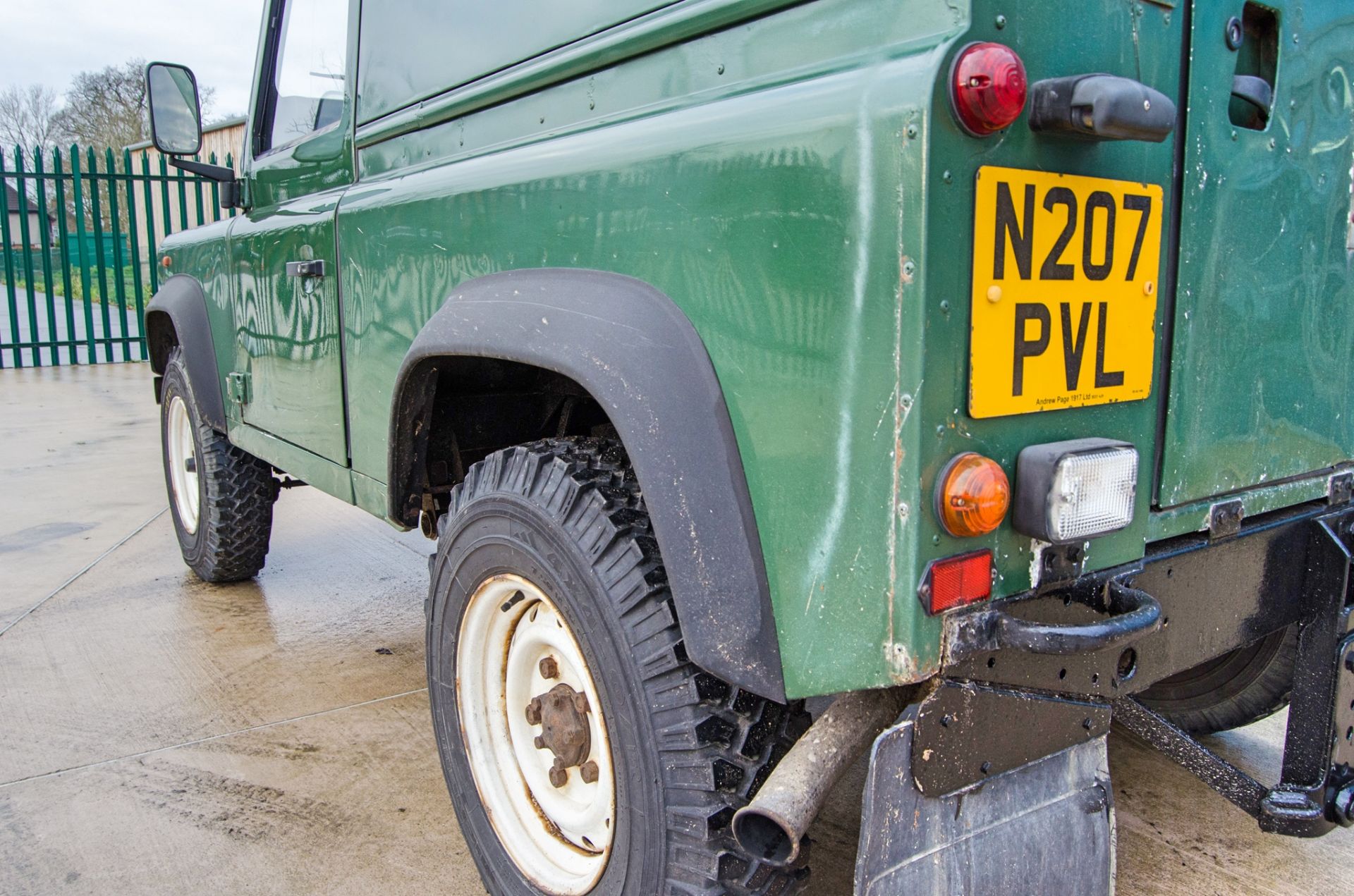 Land Rover Defender 90 2.5 Tdi 4 wheel drive utility vehicle Registration Number: N207 PVL Date of - Image 11 of 32