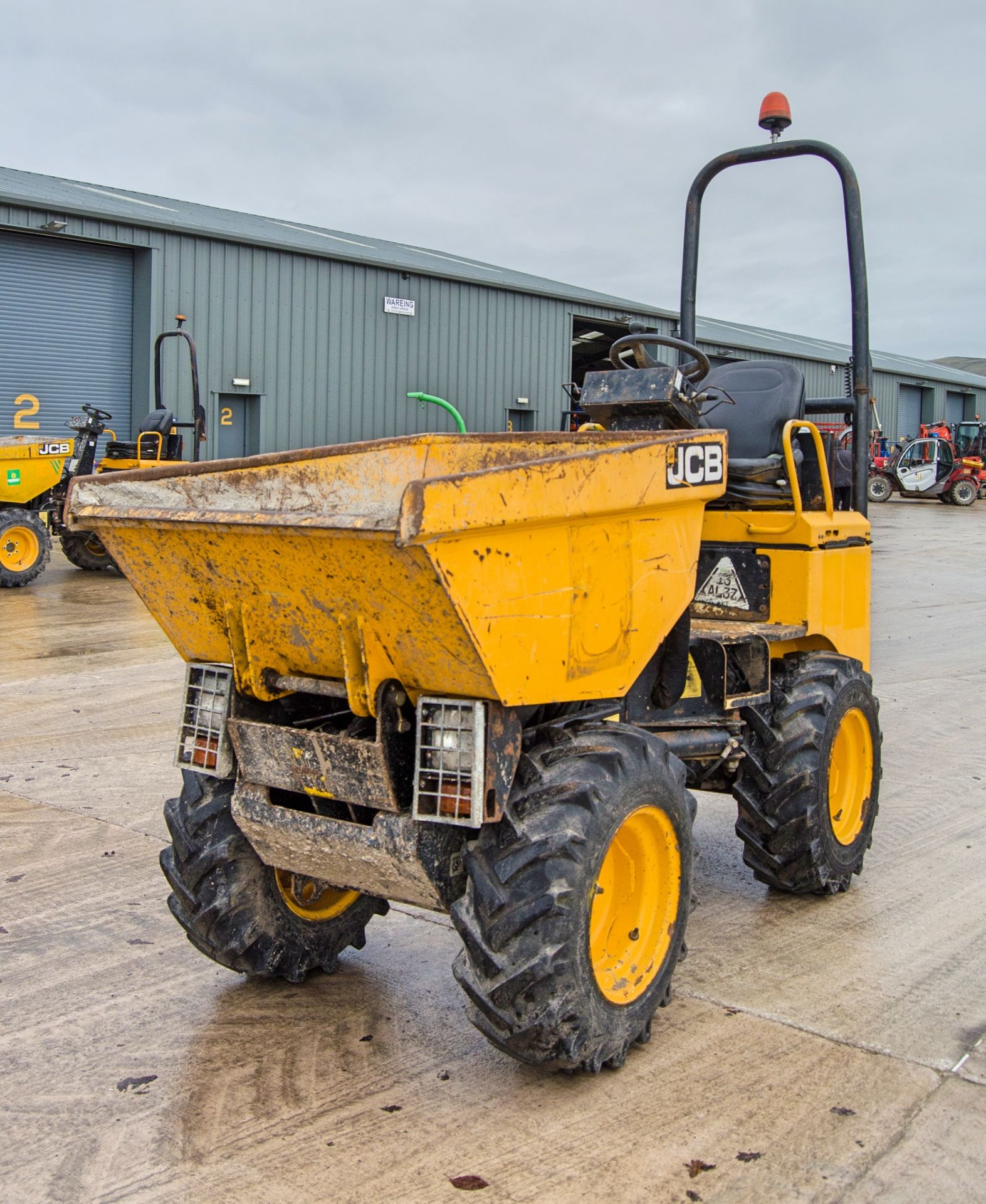 JCB 1THT 1 tonne hi-tip dumper Year: 2015 S/N: EFFRA2523 Recorded Hours: 1523 A677057