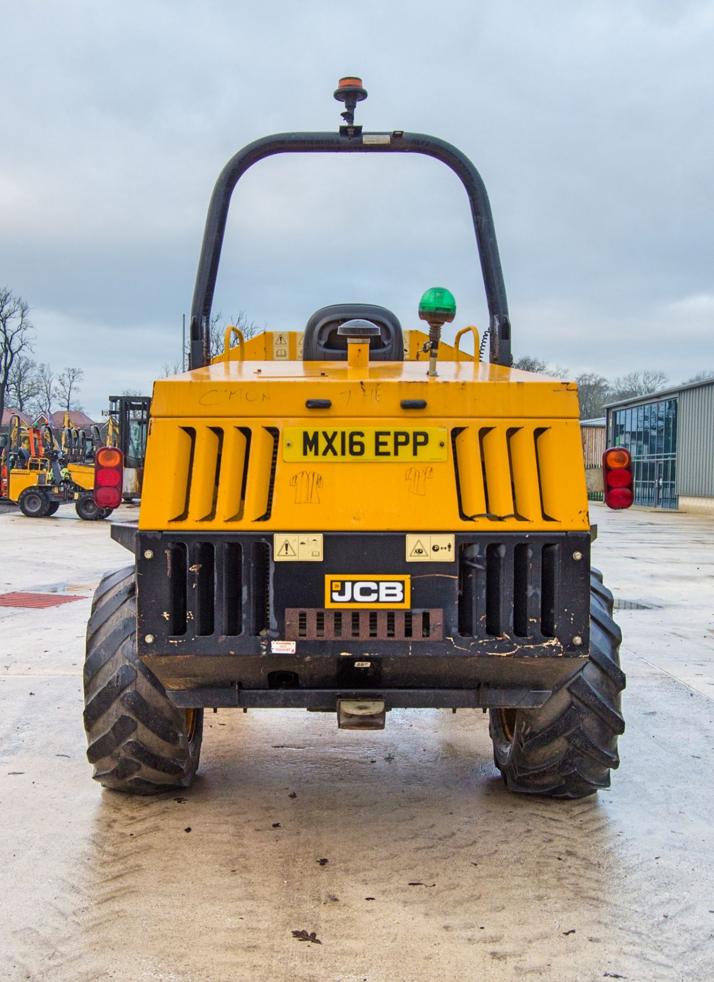 JCB 6 tonne swivel skip dumper Year: 2015 S/N: EFFRL8815 Recorded Hours: 2215 A681000 c/w V5 Road - Image 6 of 23