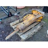 Hydraulic breaker to suit 5 to 8 tonne excavator Pin Diameter: 50mm Pin Centres: 310mm Pin Width: