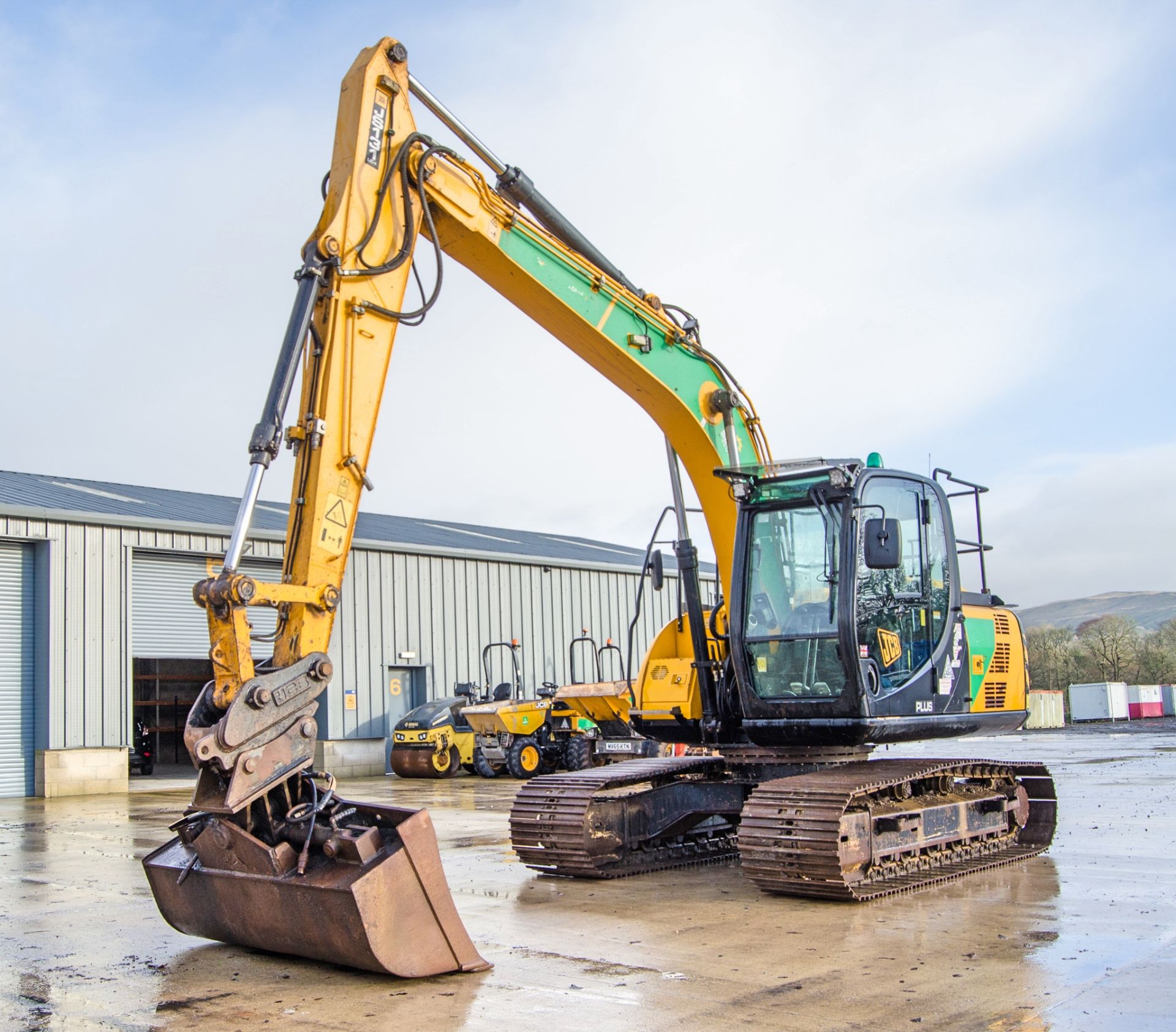 JCB JS130LC 13 tonne steel tracked excavator Year: 2017 S/N: 2442134 Recorded Hours: 4583 piped,