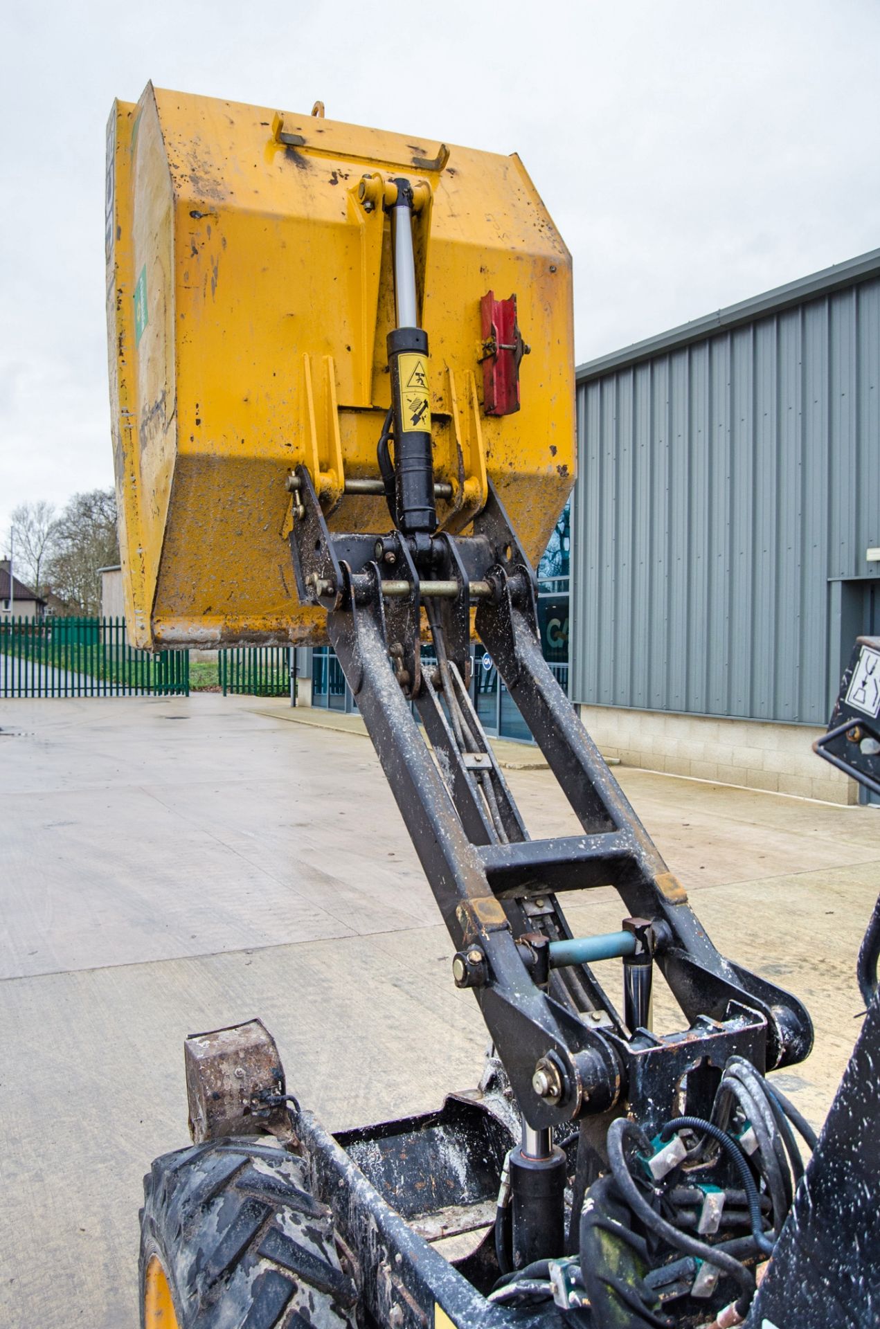 JCB 1THT 1 tonne hi-tip dumper Year: 2015 S/N: EFFRA2454 Recorded Hours: 1833 c/w V5 certificate - Image 12 of 23