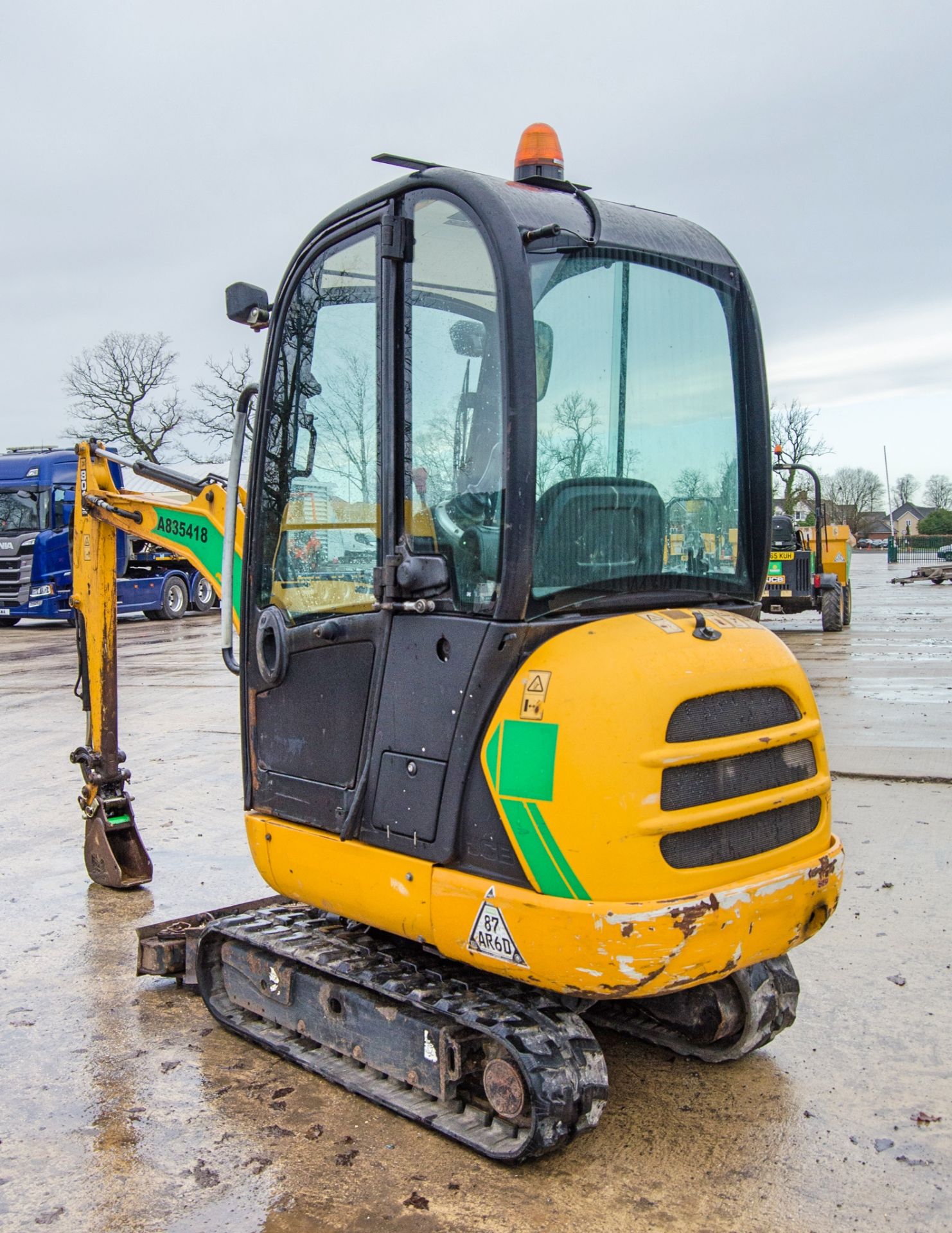 JCB 8018 CTS 1.5 tonne rubber tracked mini excavator Year: 2017 S/N: 2593504 Recorded Hours: 1467 - Image 4 of 27