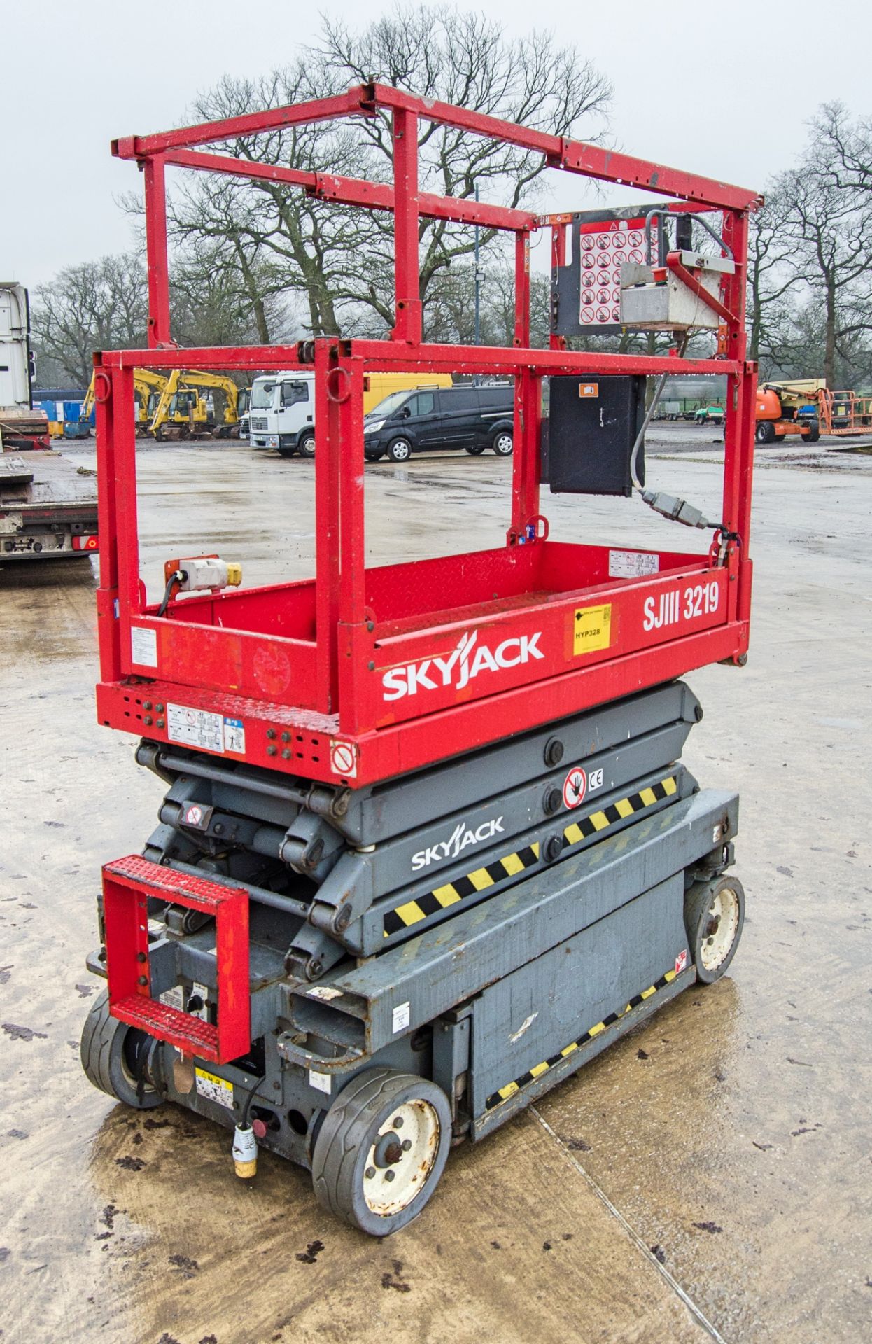 Skyjack SJIII 3219 battery electric scissor lift access platform Year: 2014 S/N: 22067577 HYP328