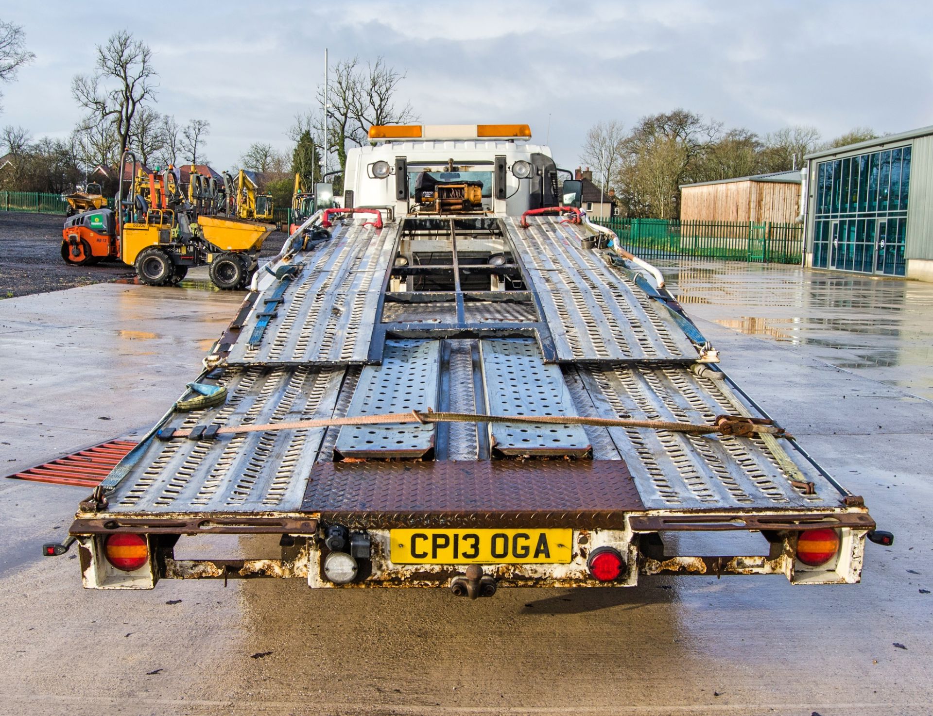 Isuzu Forward N75.190 2 7.5 tonne twin deck car transporter Registration Number: CP13 OGA Date of - Image 6 of 31