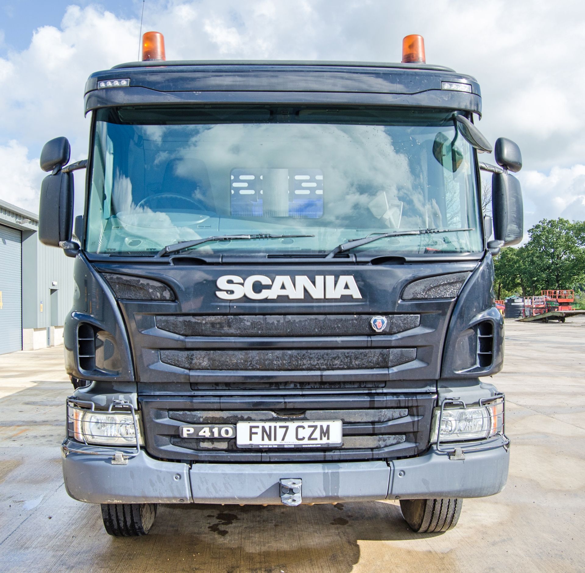 Scania P410 C-Class 8x4 32 tonne tipper lorry Registration Number: FN17 CZM Date of Registration: - Image 5 of 38