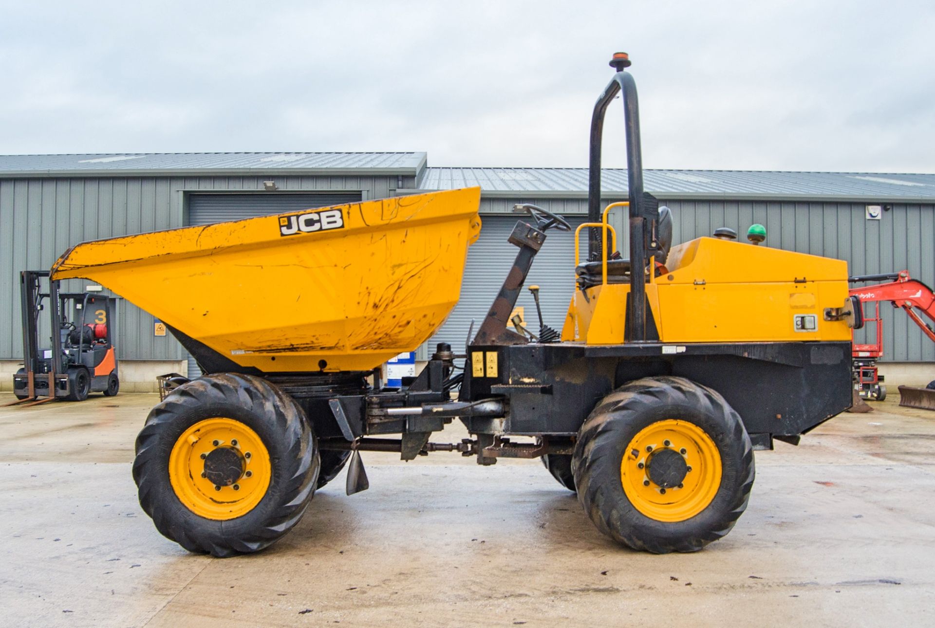 JCB 6 tonne swivel skip dumper Year: 2015 S/N: EFFRL8815 Recorded Hours: 2215 A681000 c/w V5 Road - Bild 7 aus 23