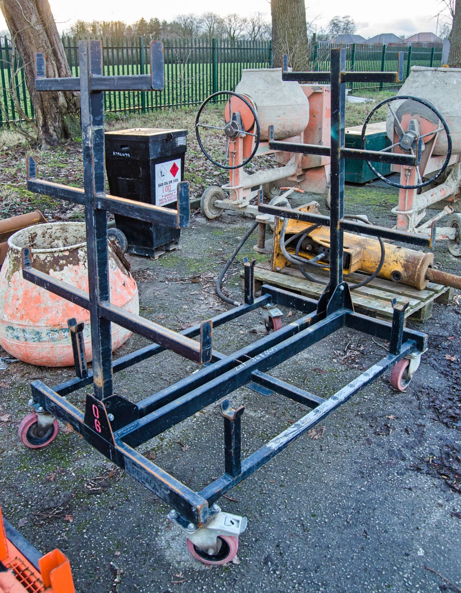 Armorgard mobile pipe rack