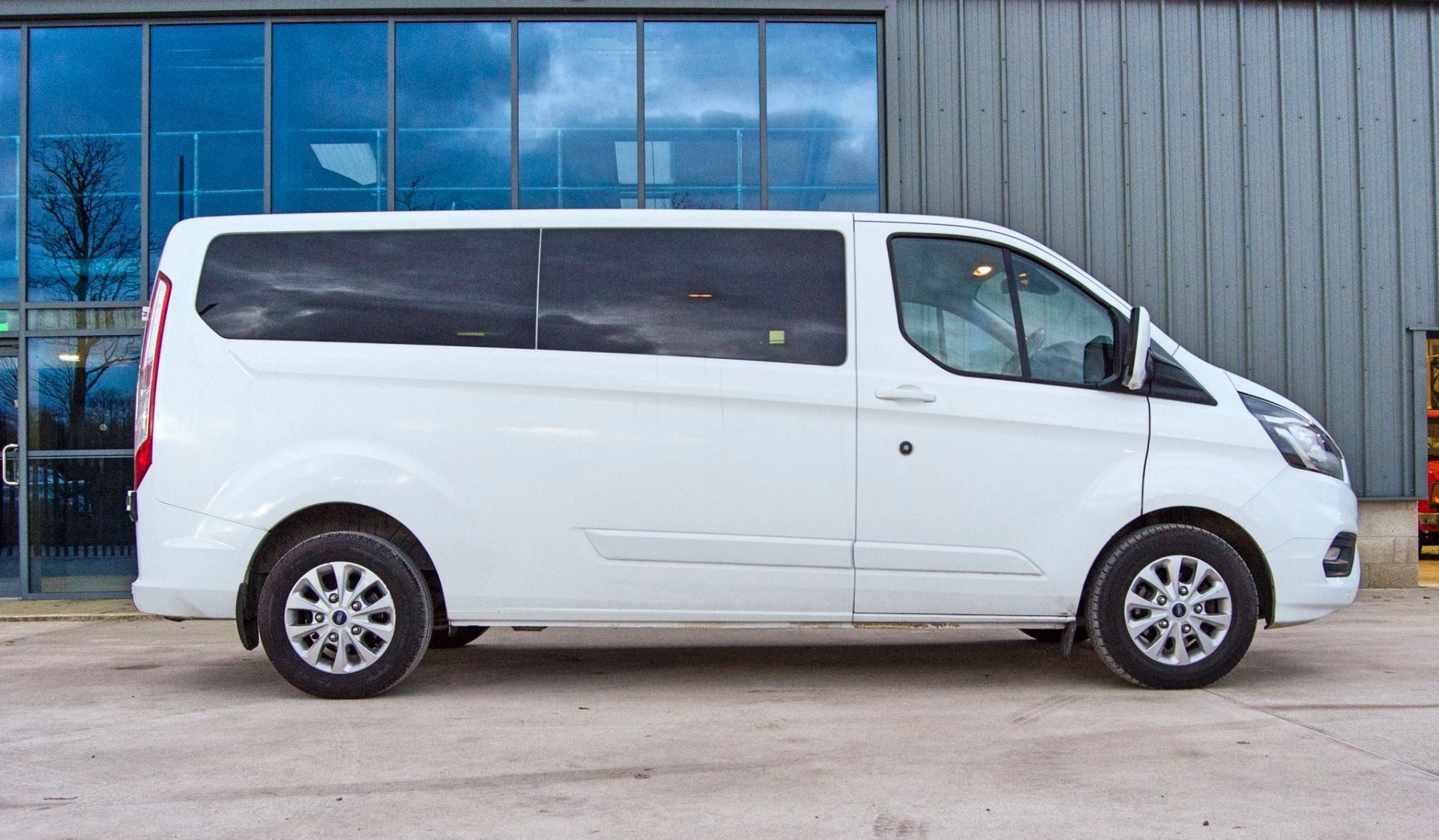 Ford Transit Custom 320 Trend Ecoblue Euro 6 2 litre diesel 6 speed manual 9 seat minibus - Image 8 of 35