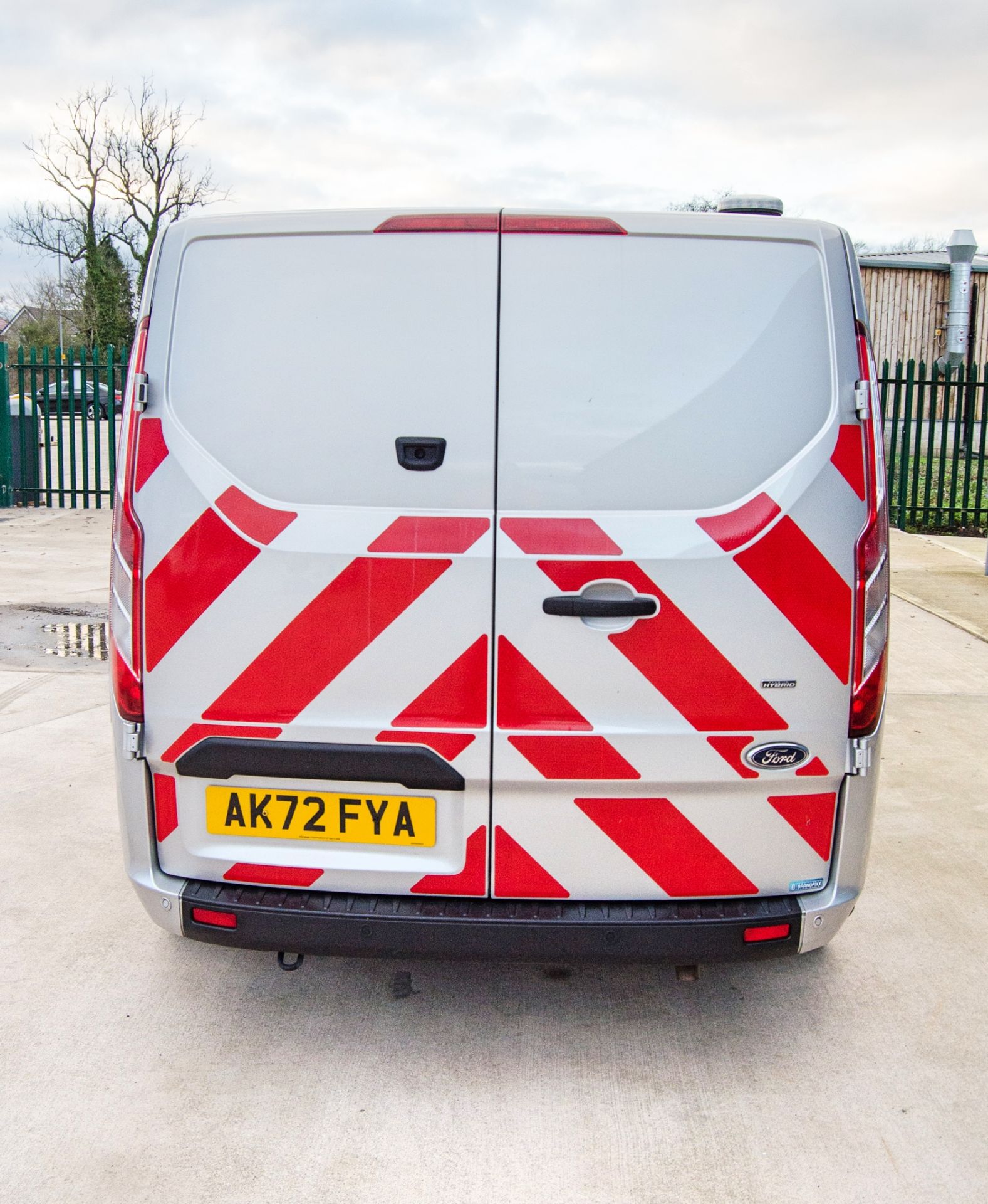 Ford Transit Custom 340 Trend L1 H1 Euro 6 plug in hybrid automatic window cleaning converted - Image 6 of 34
