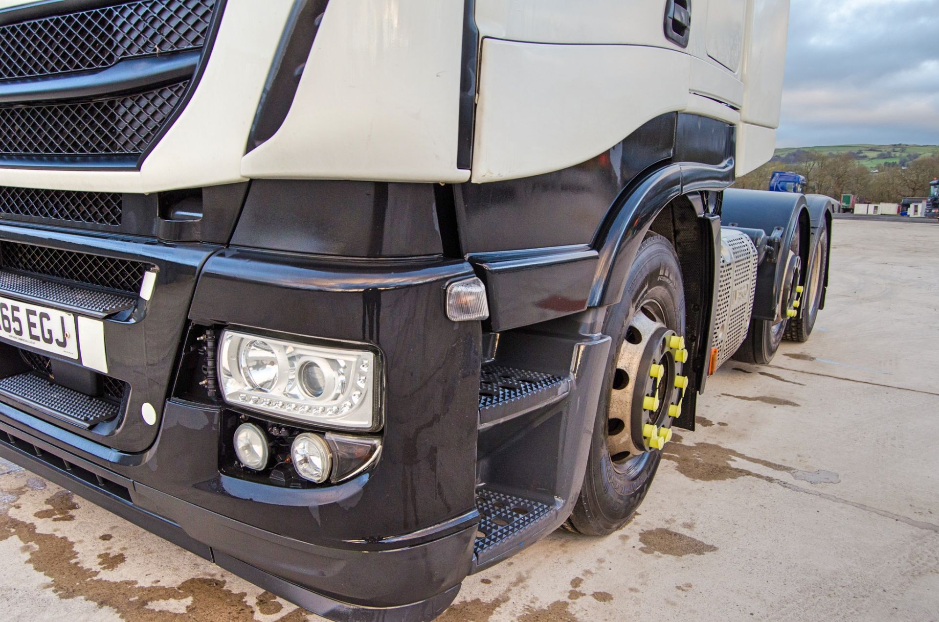 Iveco Stralis 460 E6 Hi-Way 6x2 tractor unit Registration Number: GK65 EGJ Date of Registration: - Image 10 of 33