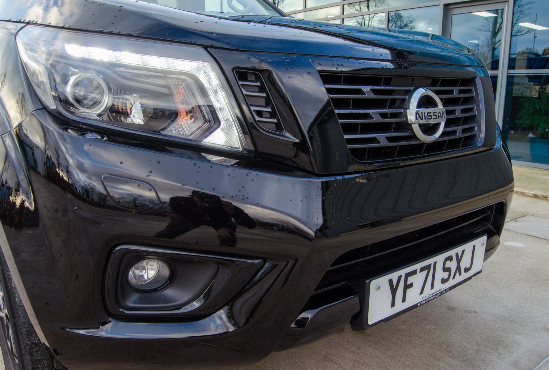 Nissan Navara N-Guard 2.3 DCI Automatic 4 wheel drive pick up Registration Number: YF71 SXJ Date - Image 14 of 39