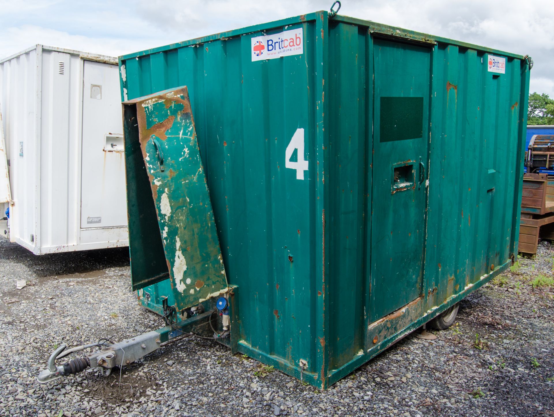 Britcab 12ft x 8ft anti-vandal mobile welfare site unit Comprising of: canteen area, toilet &