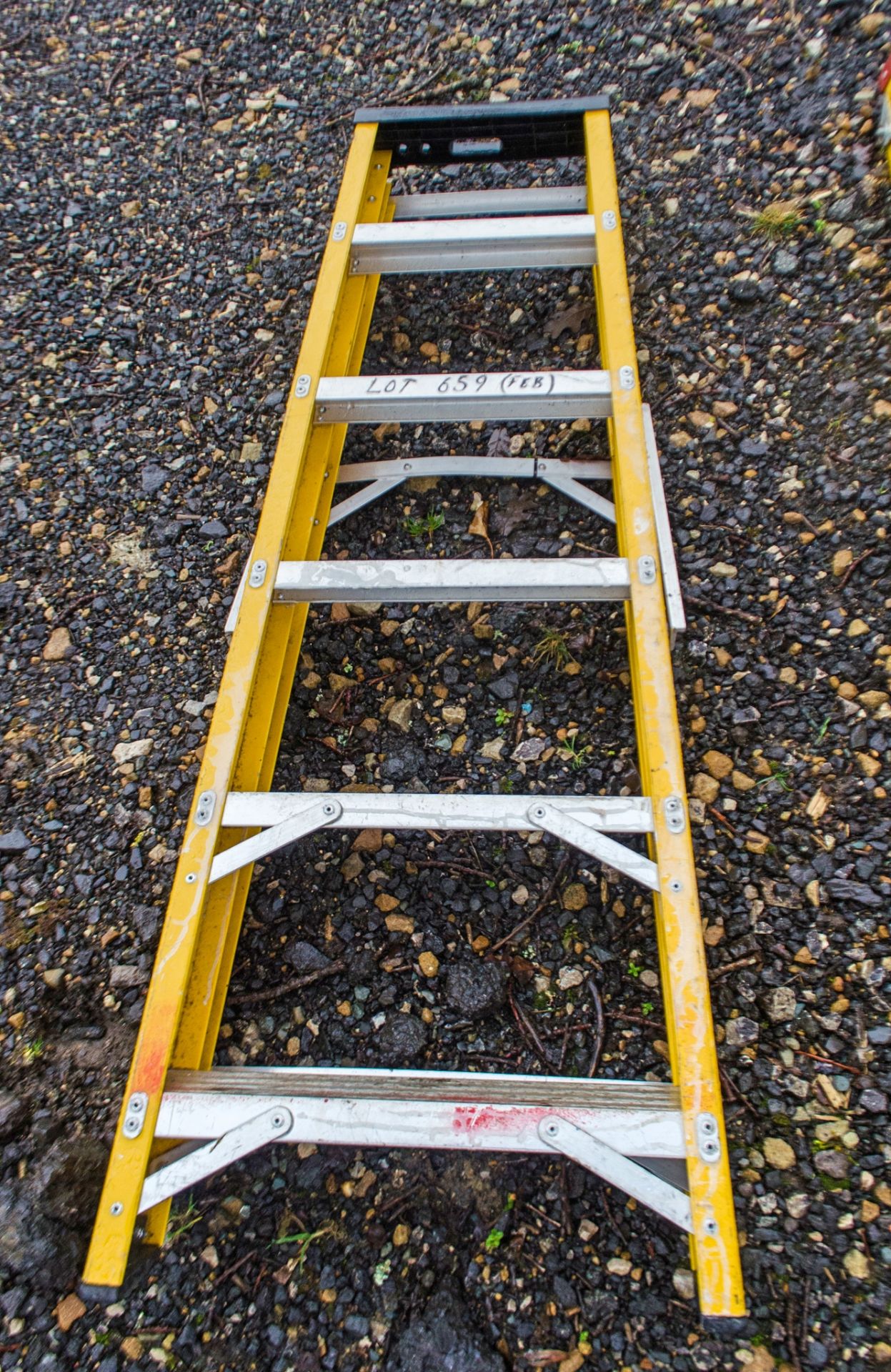 Lyte 6 tread glass fibre framed step ladder 13040514