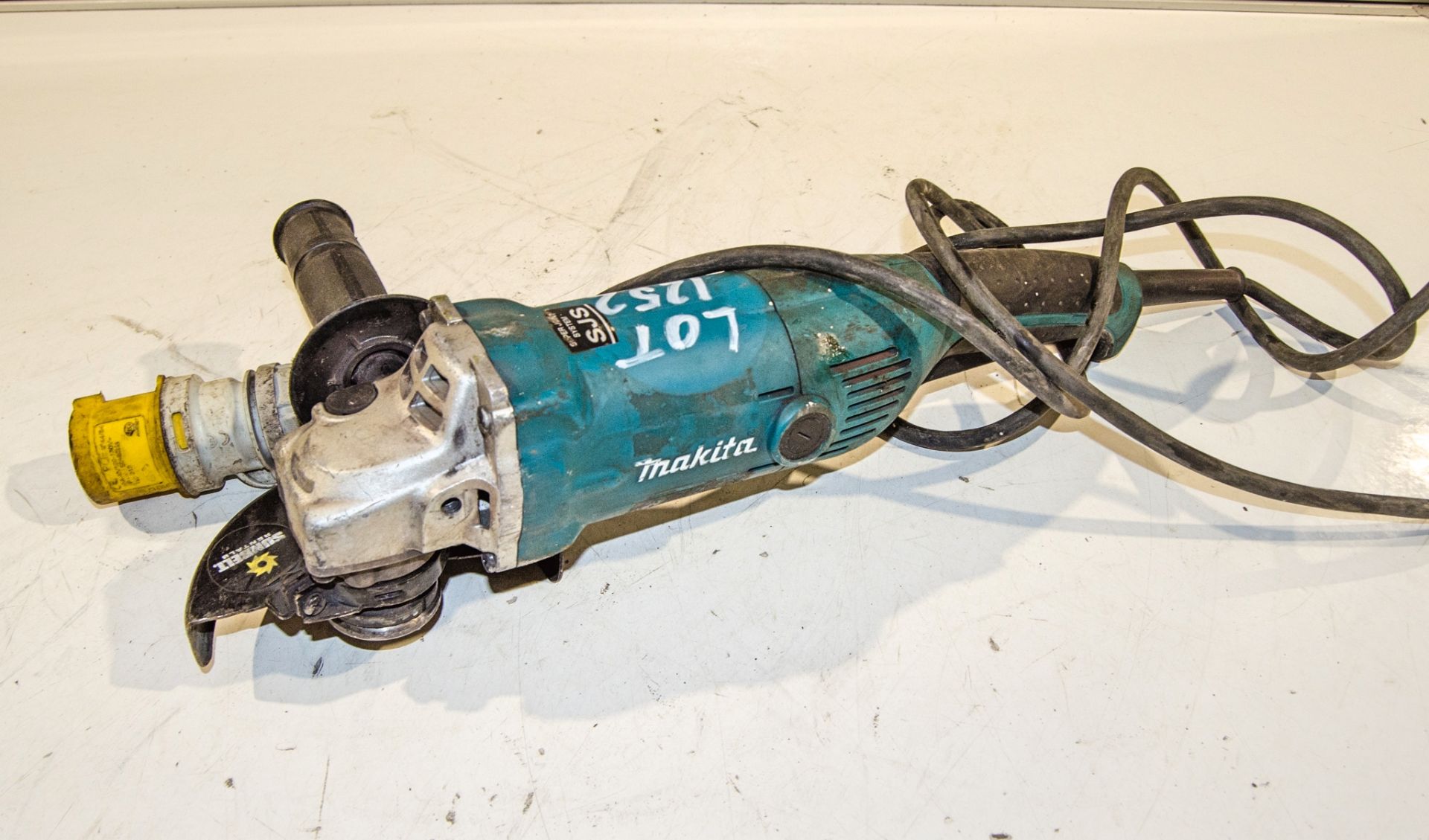 Makita GA5021 110v 125mm angle grinder A1136627 - Image 2 of 2