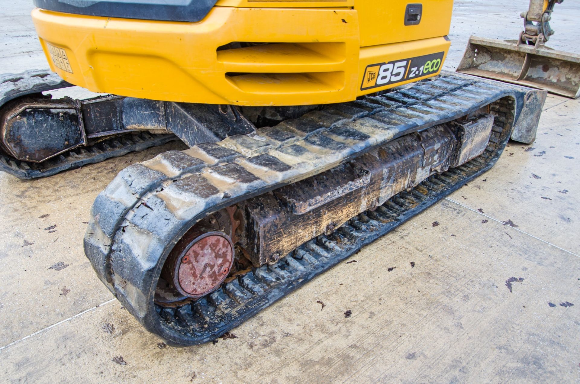 JCB 85 Z-1 ECO 8.5 tonne rubber tracked excavator Year: 2017 S/N: 2501060 Recorded Hours: 4788 - Image 9 of 25