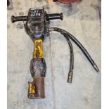 JCB hydraulic anti-vibe breaker