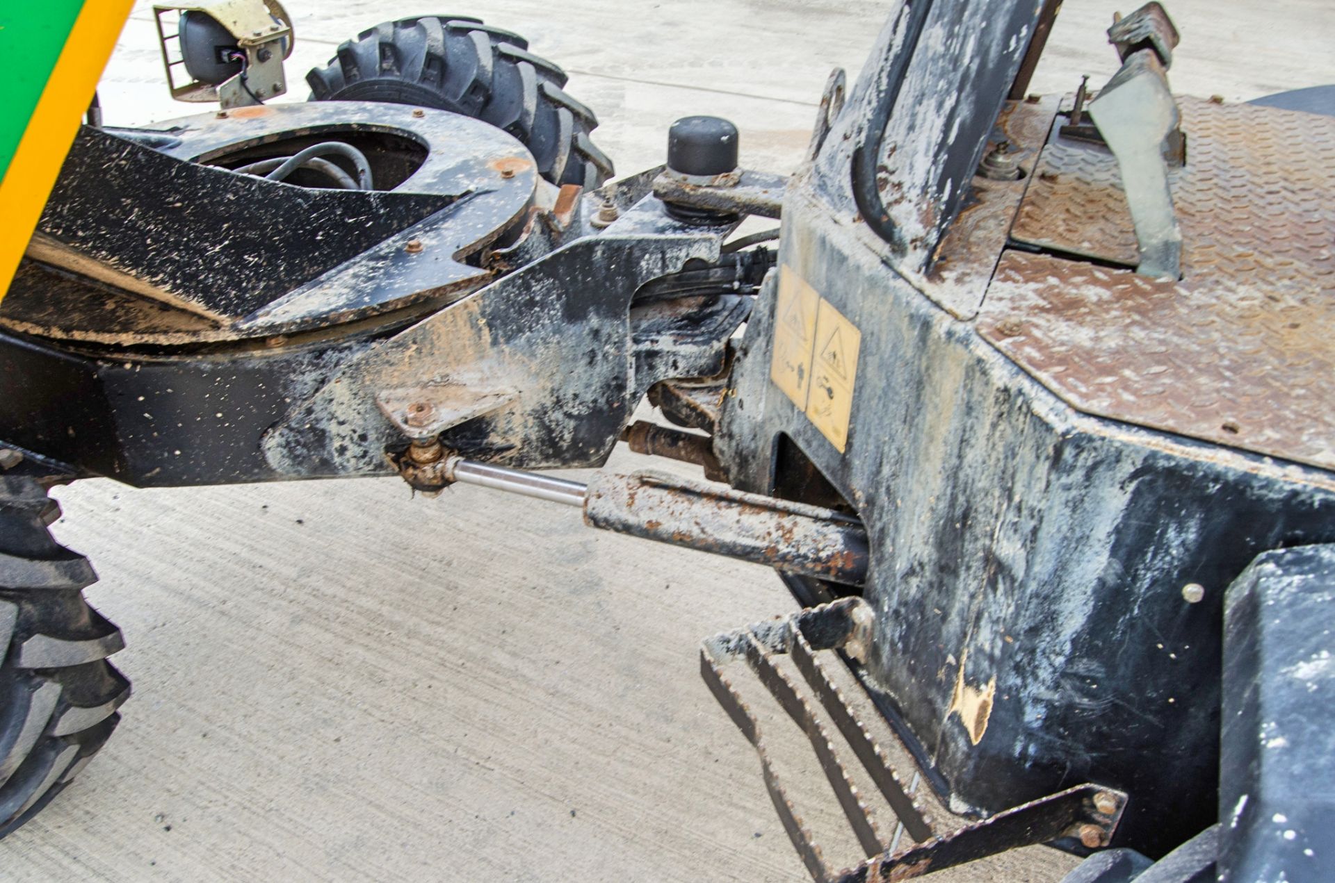 JCB 3 tonne swivel skip dumper Year: 2016 S/N: EGGRF9860 Recorded Hours: 1504 c/w V5C certificate - Image 12 of 26