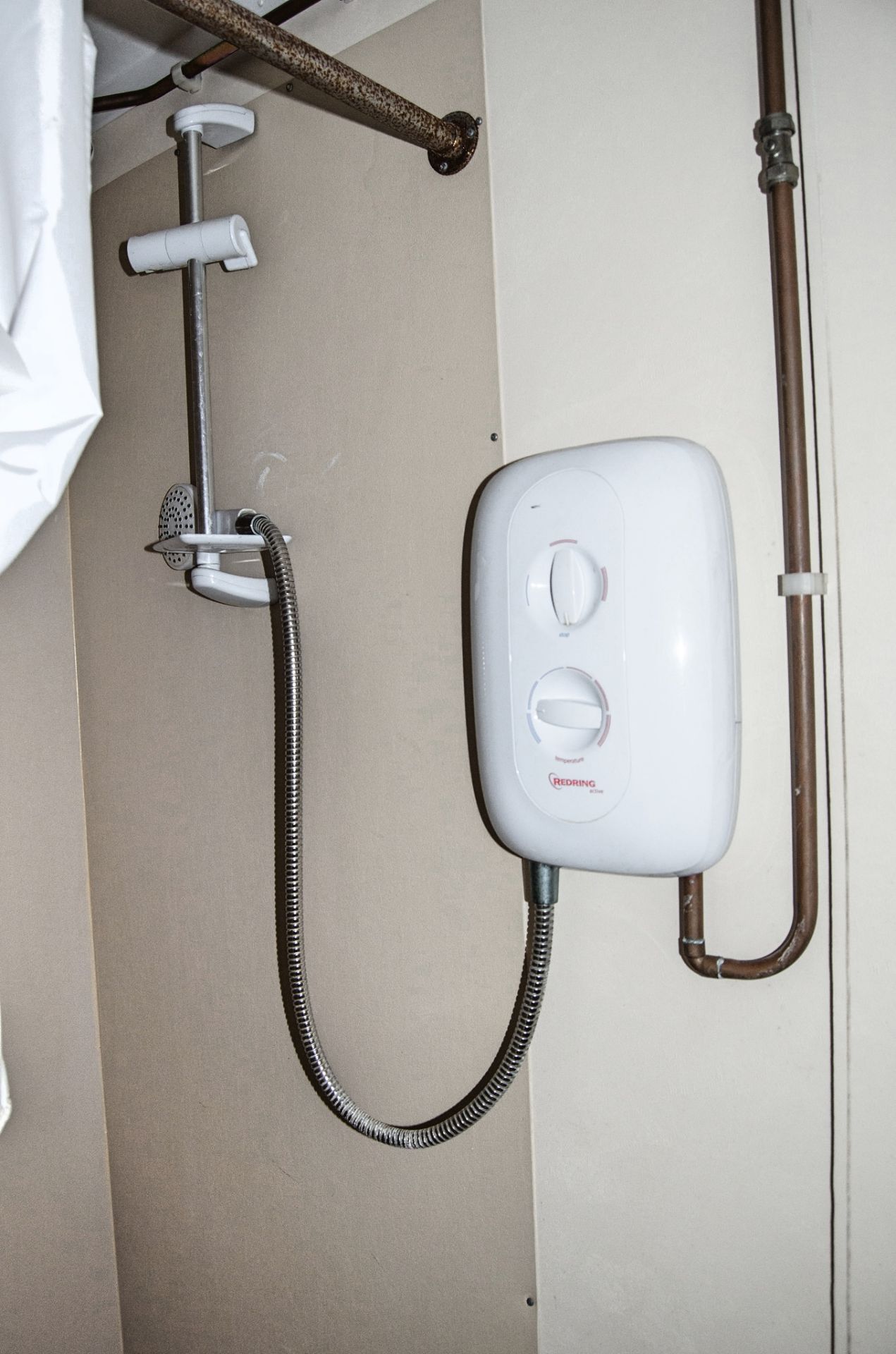 32ft x 10ft steel toilet site unit Comprising of: Gents toilet(4 - cubicles, 4 - urinals & 3 - - Image 15 of 15