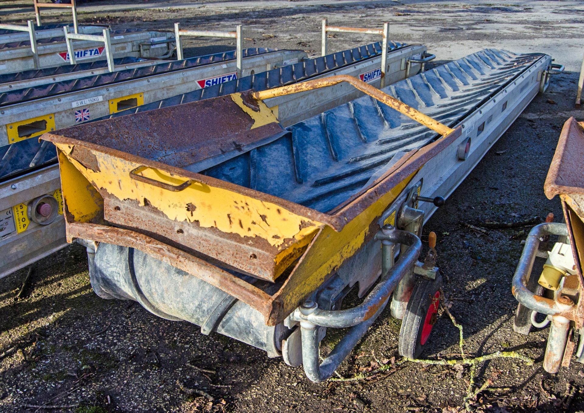 Mace Shifta 110v belt conveyor A749123 - Image 2 of 2